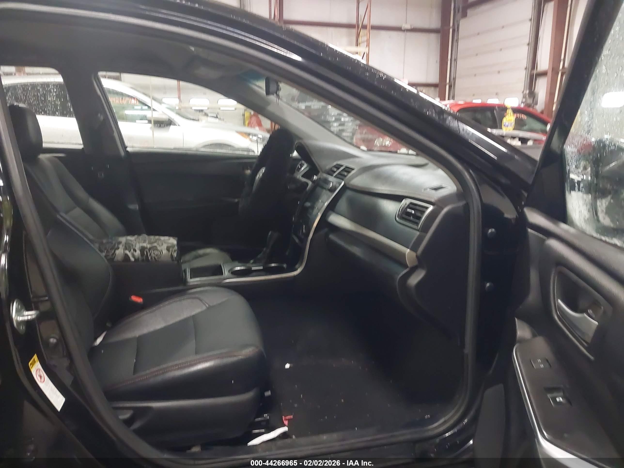 TOYOTA CAMRY image 5
