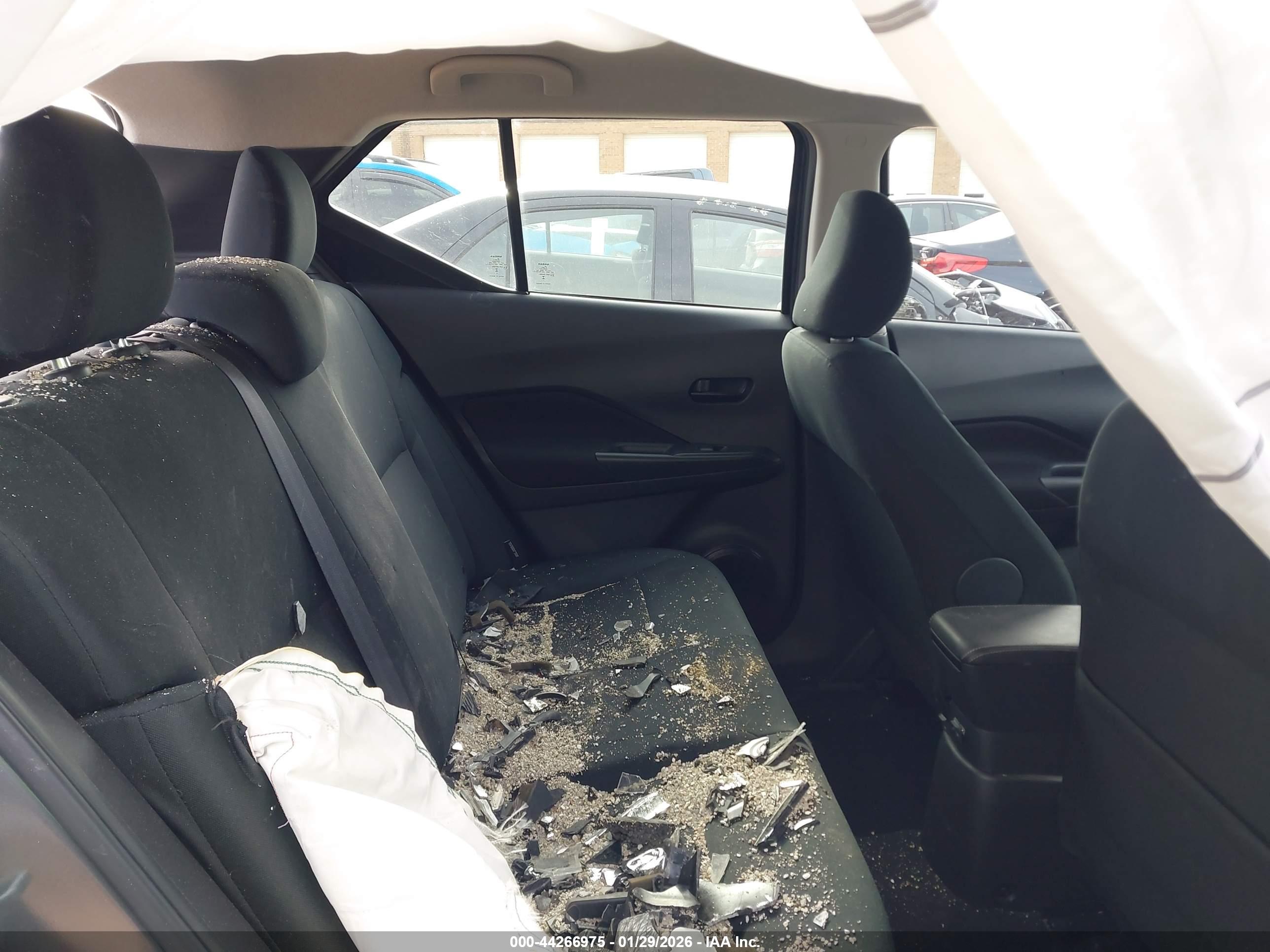 NISSAN KICKS image 8