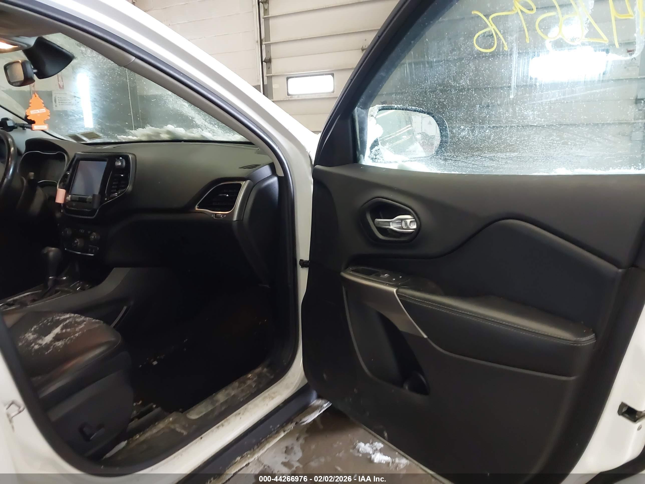 JEEP CHEROKEE image 5