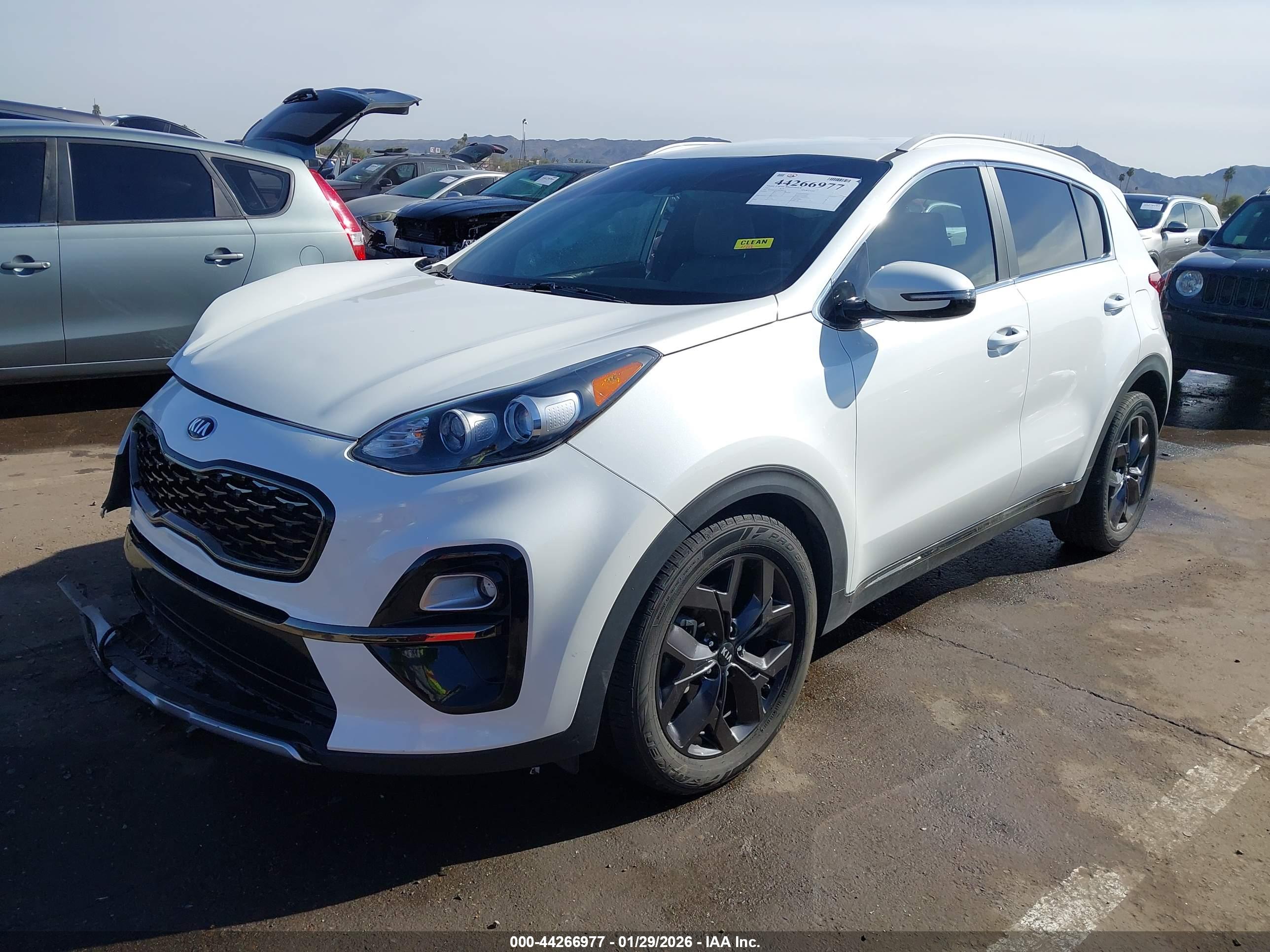 KIA SPORTAGE image 2