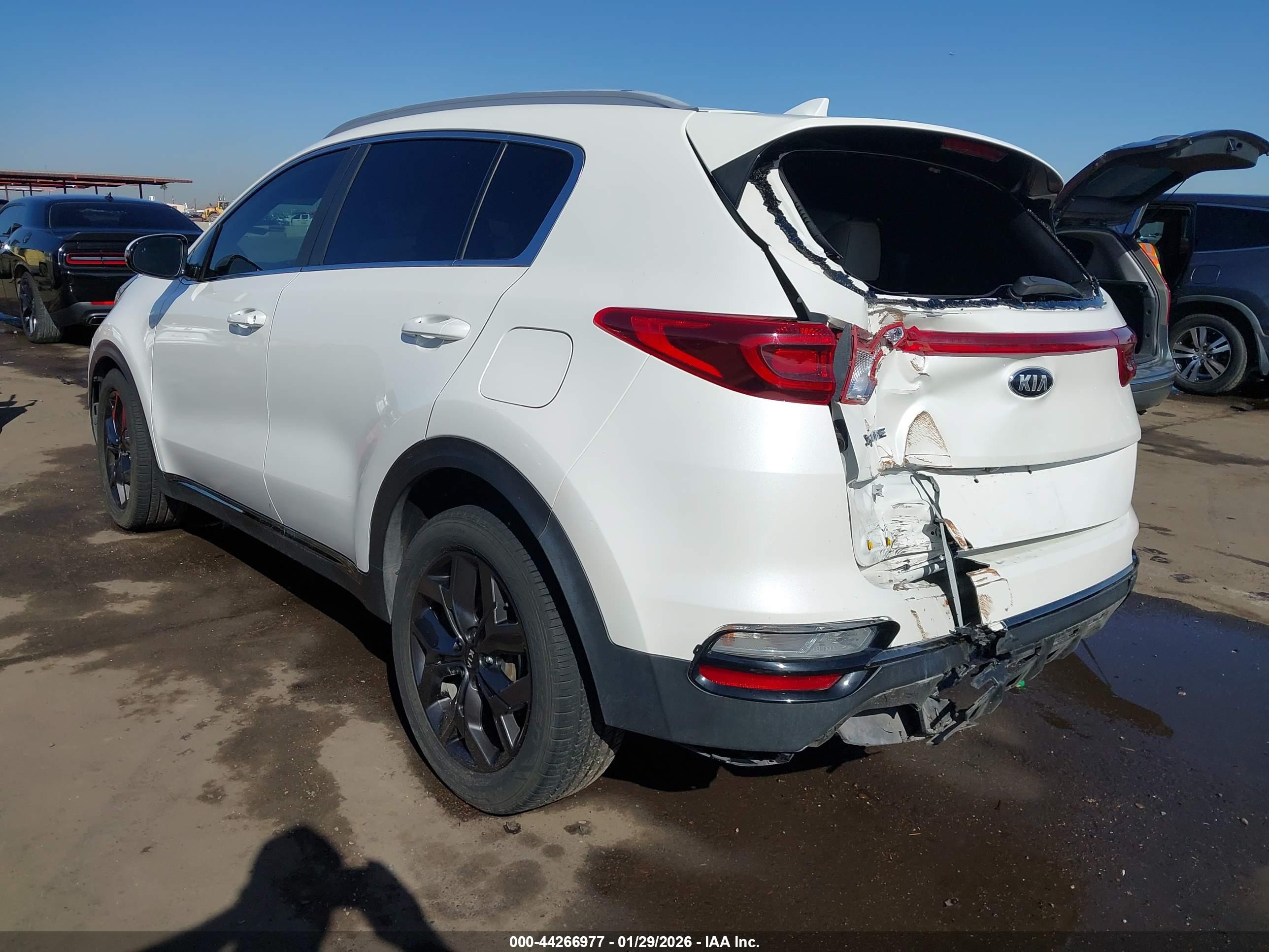 KIA SPORTAGE image 3
