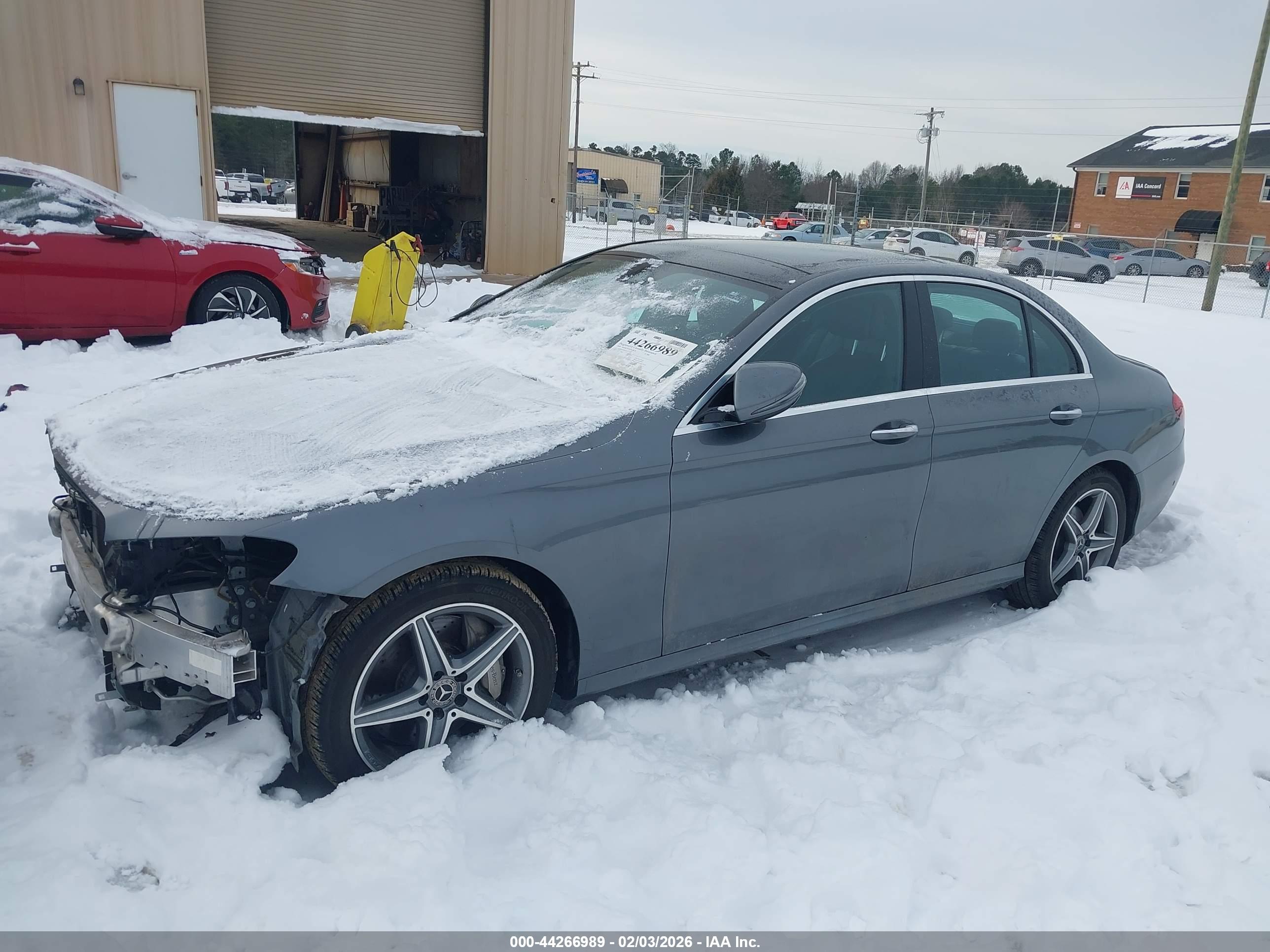 MERCEDES-BENZ E image 2