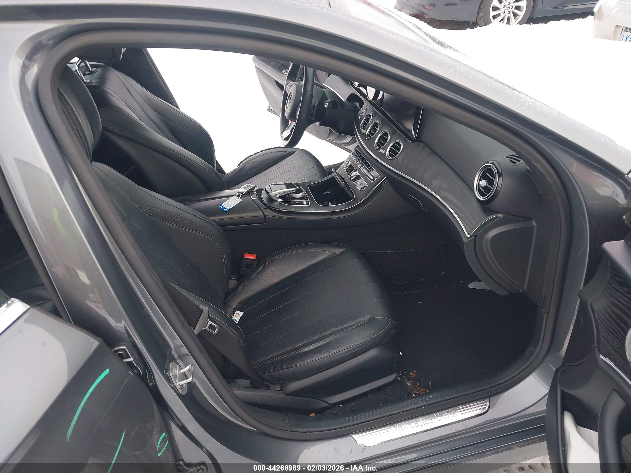 MERCEDES-BENZ E image 5