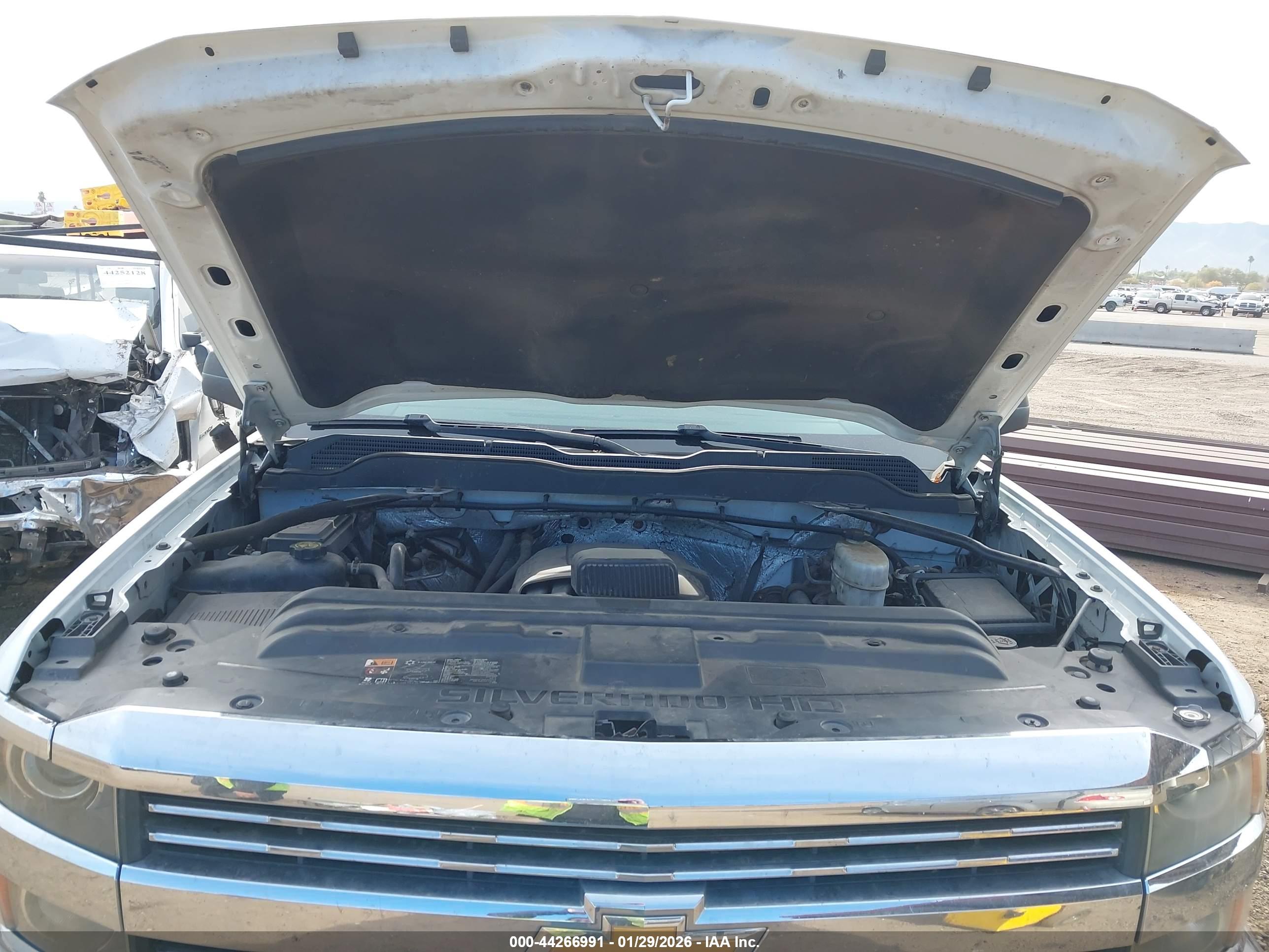 CHEVROLET SILVERADO image 10