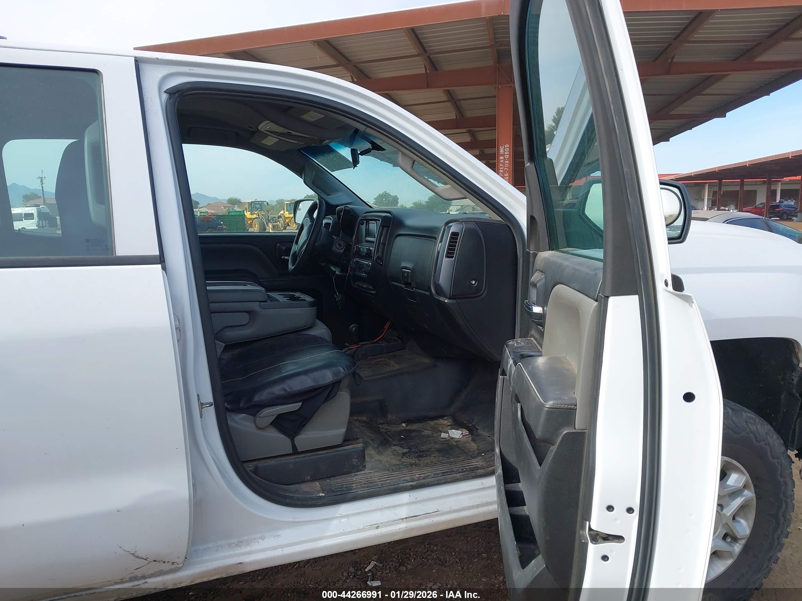 CHEVROLET SILVERADO image 5