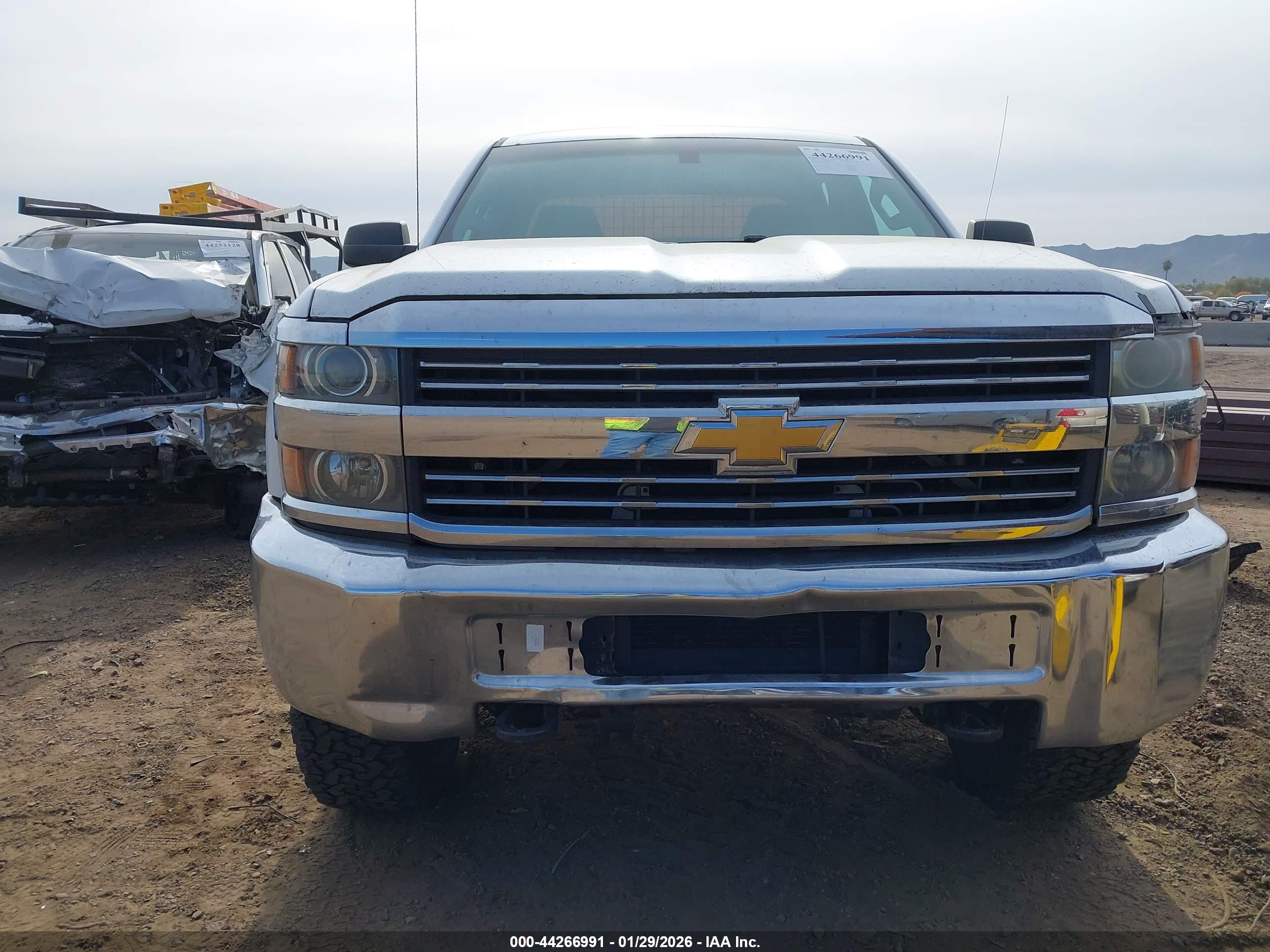 CHEVROLET SILVERADO image 6