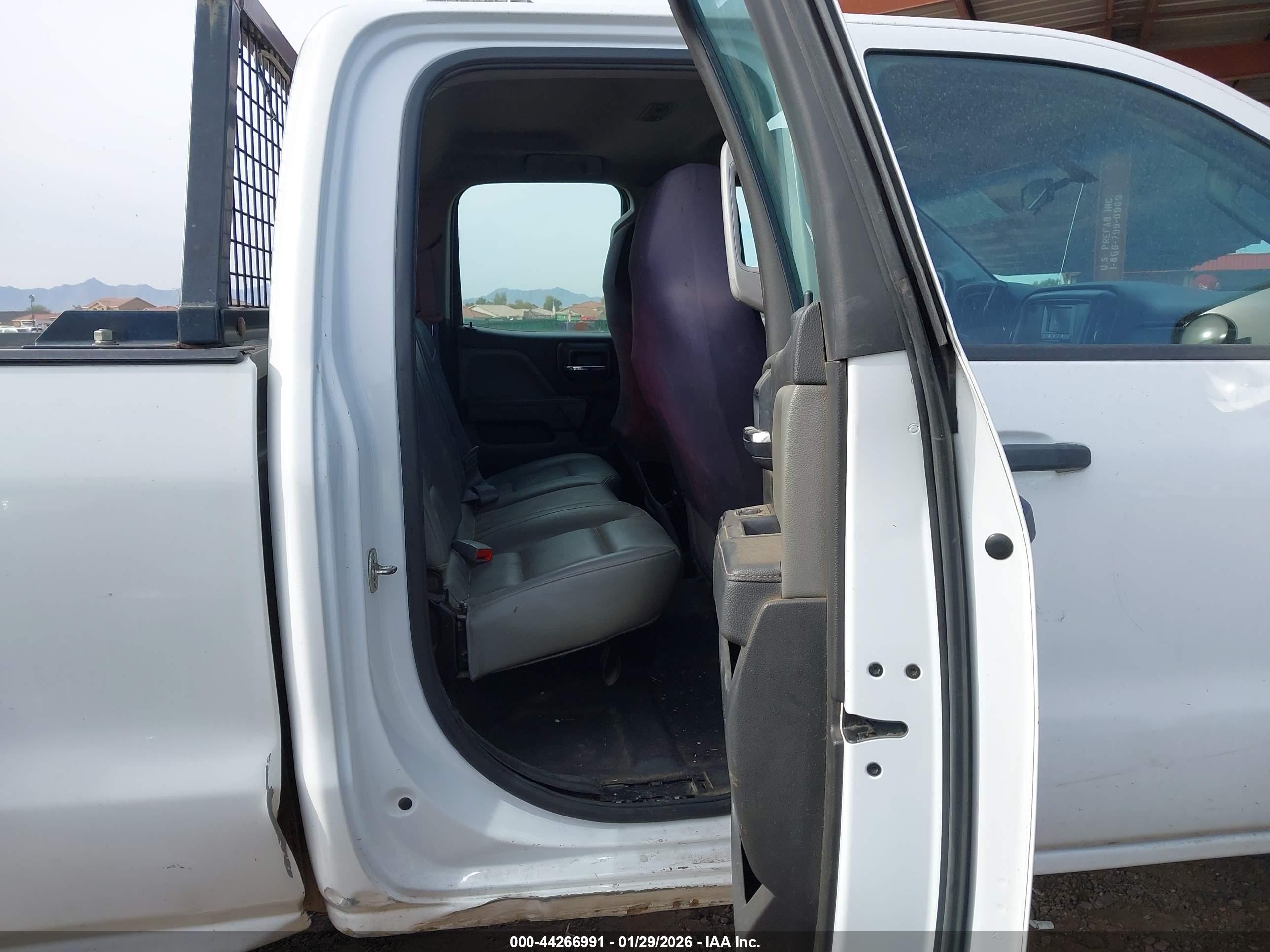 CHEVROLET SILVERADO image 8