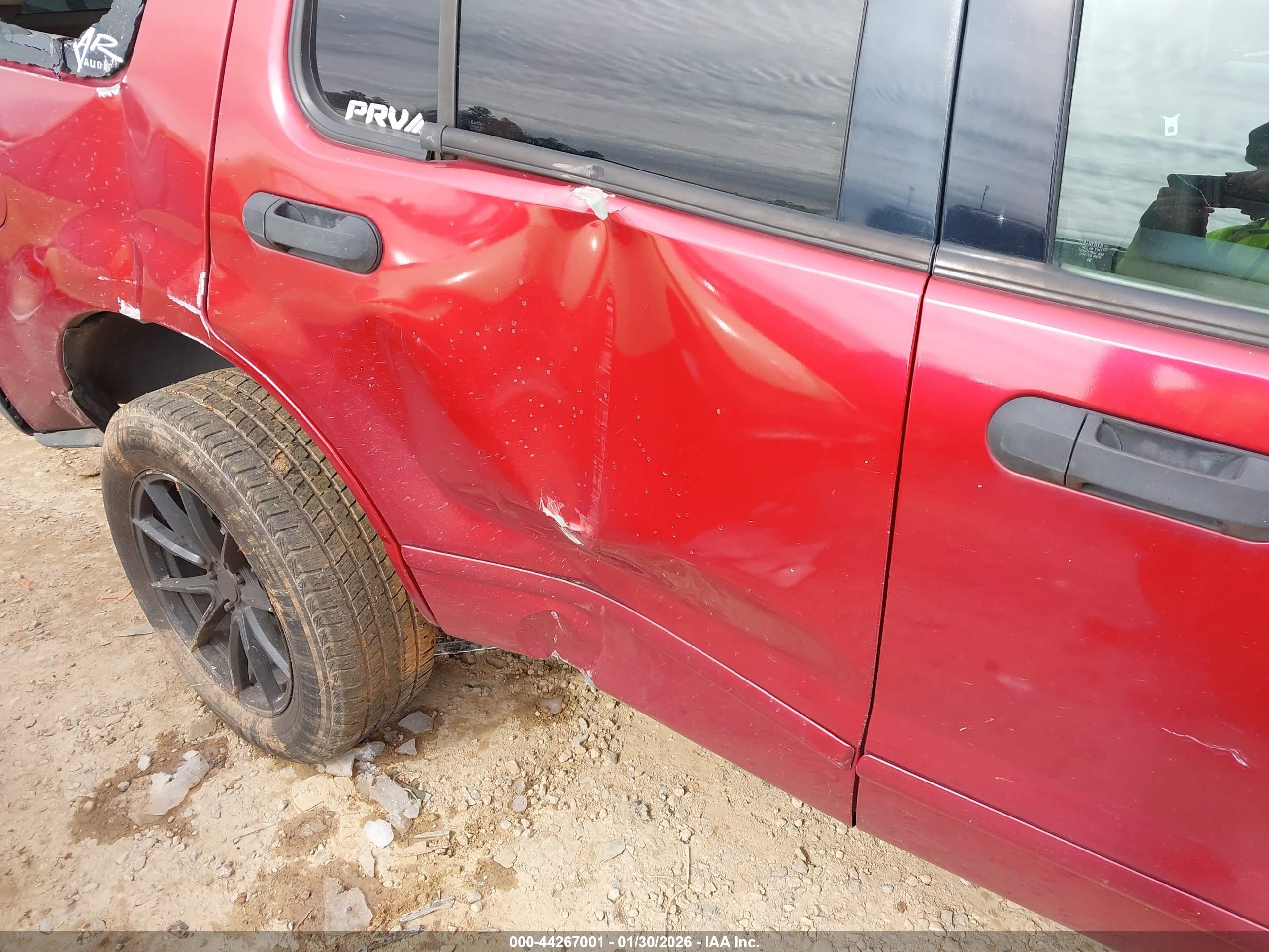 FORD EXPLORER image 6