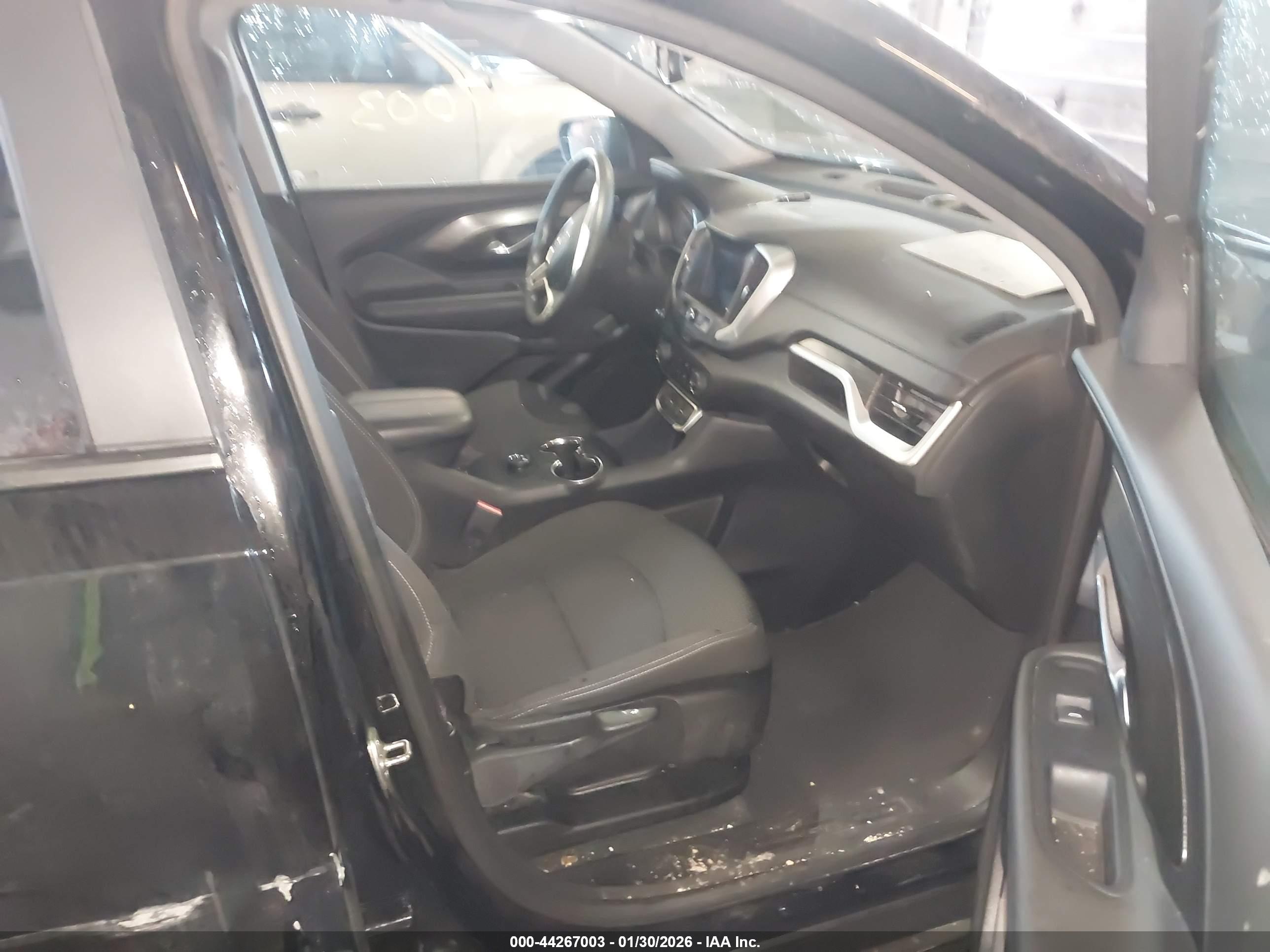 GMC TERRAIN image 5