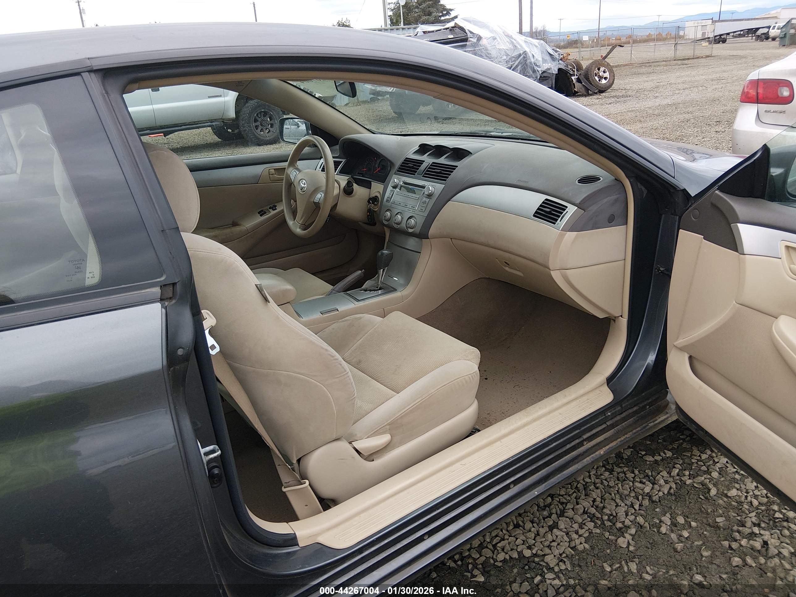 TOYOTA CAMRY image 5