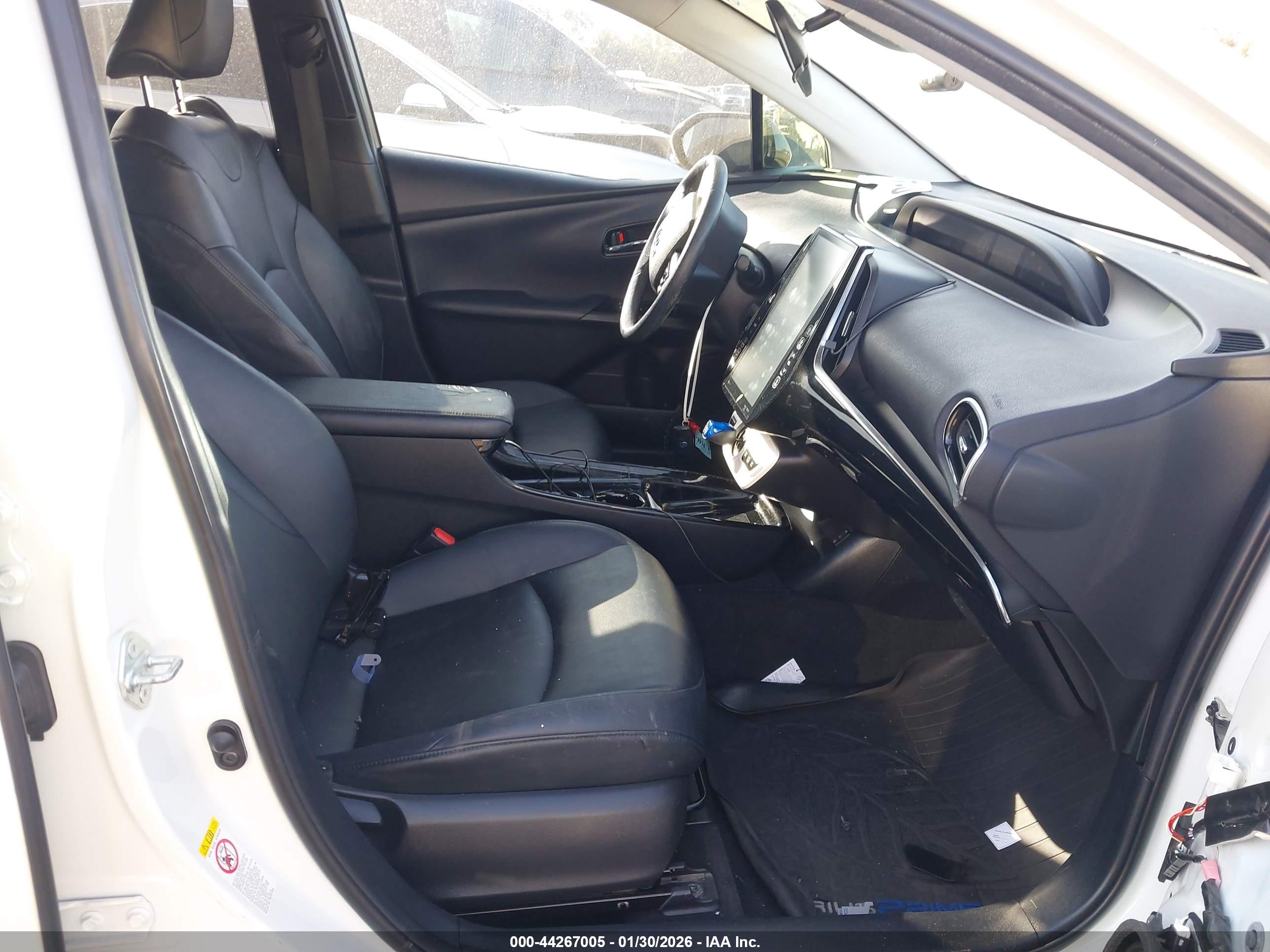 TOYOTA PRIUS image 5