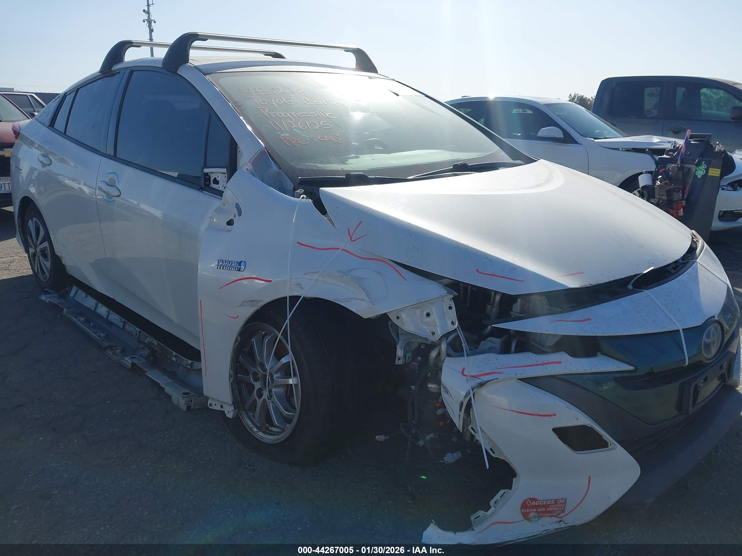 TOYOTA PRIUS image 6