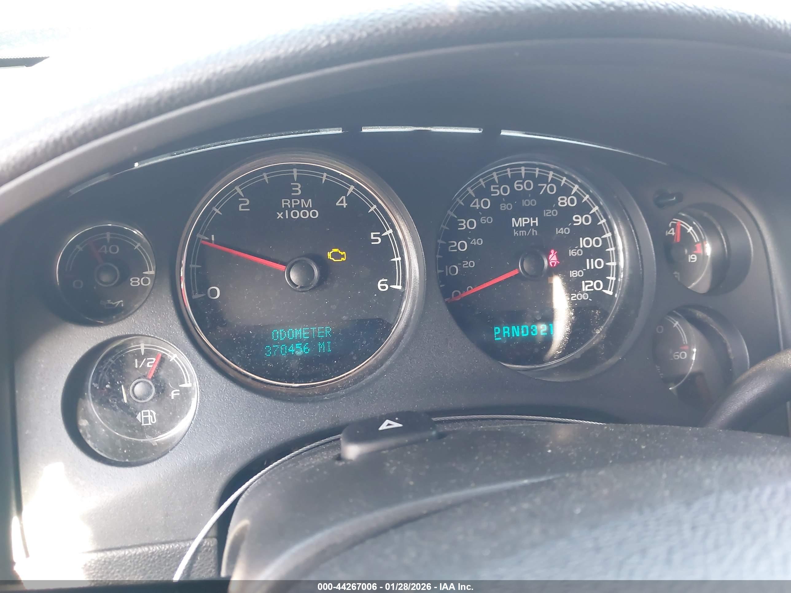 CHEVROLET SILVERADO image 7