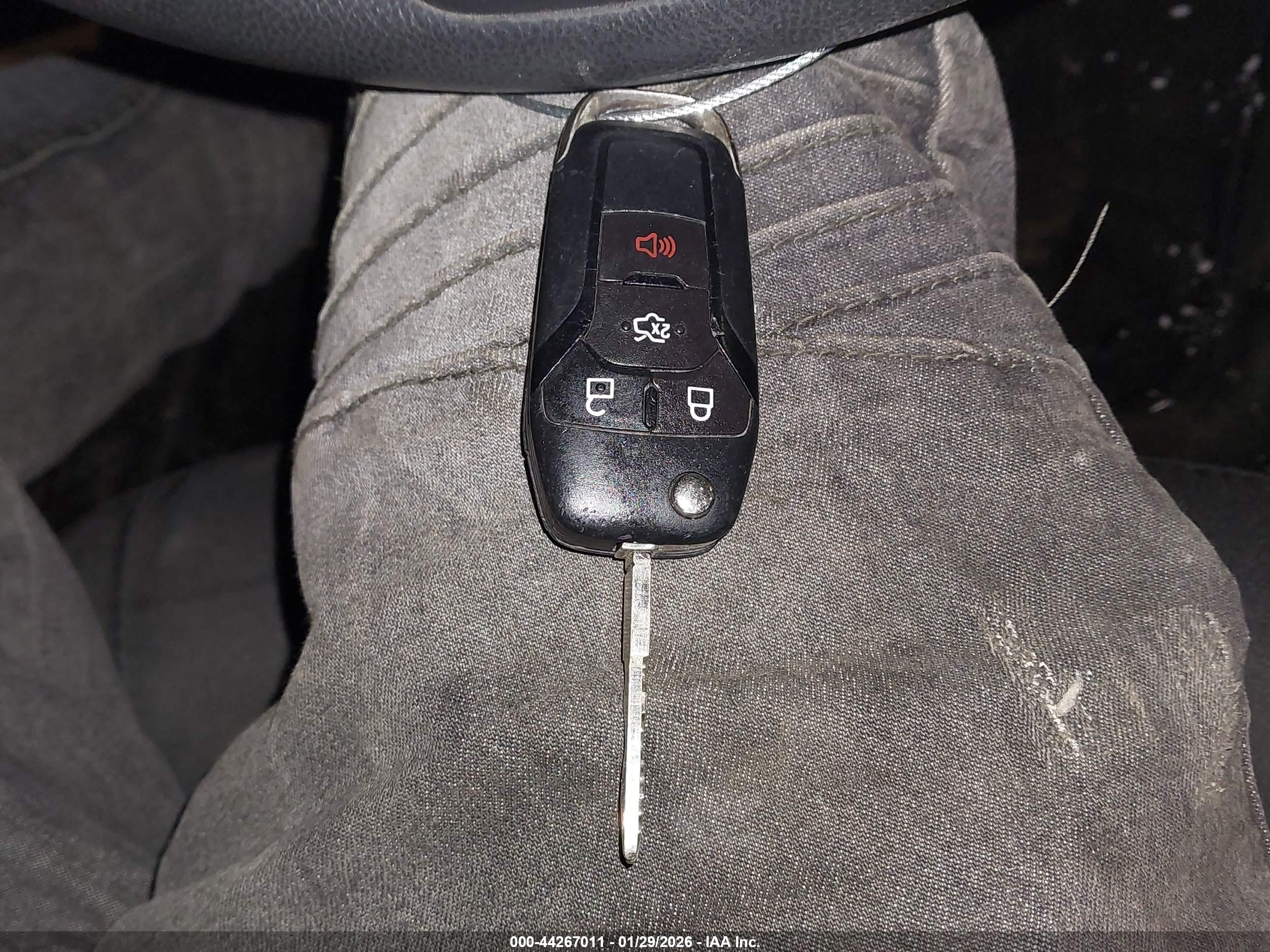 FORD FUSION image 11