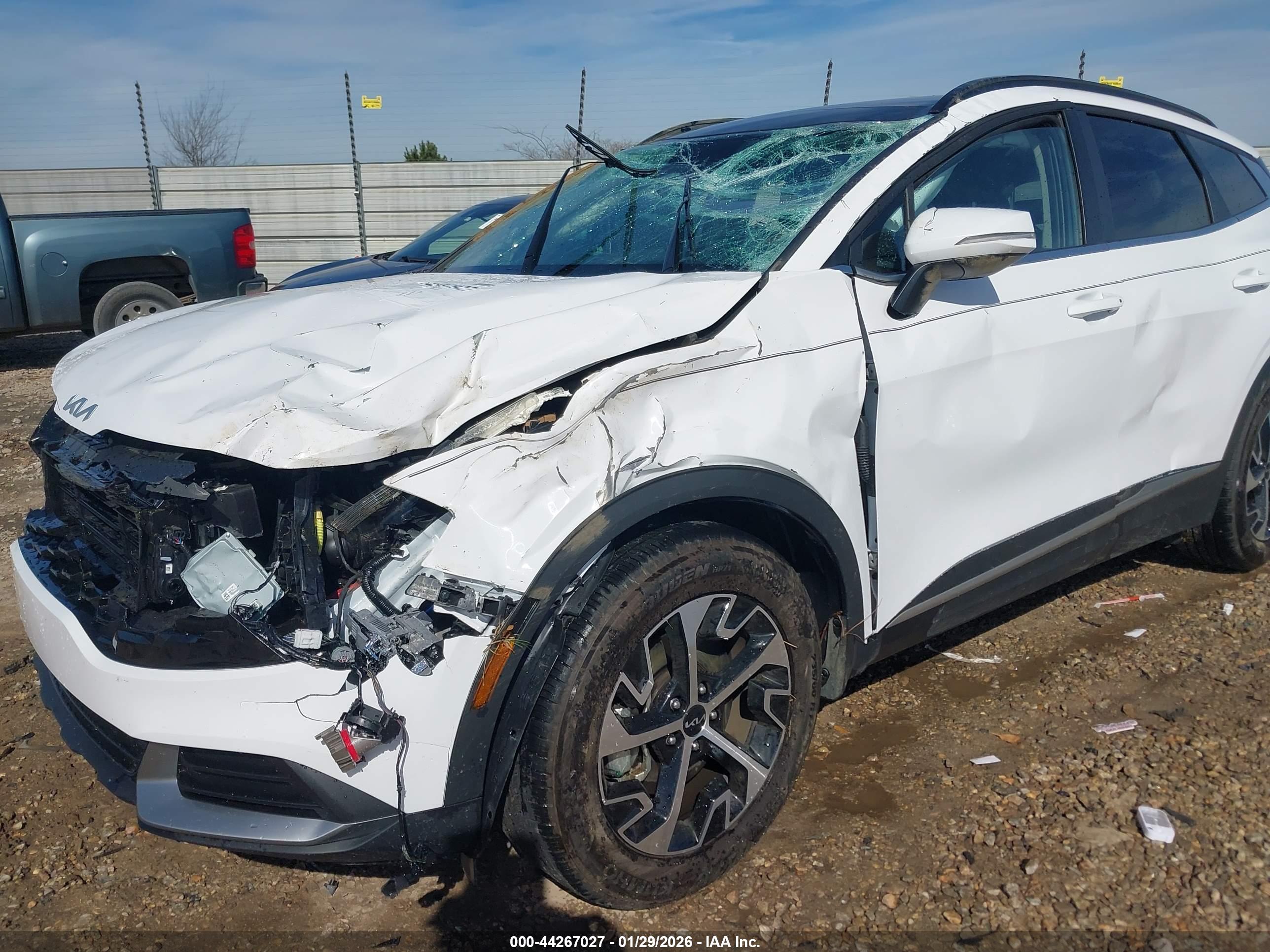 KIA SPORTAGE image 6