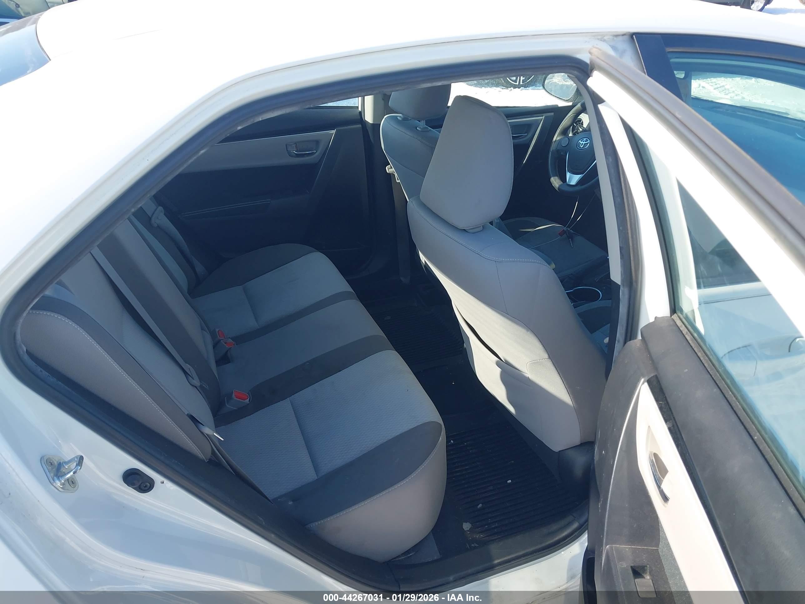 TOYOTA COROLLA image 8