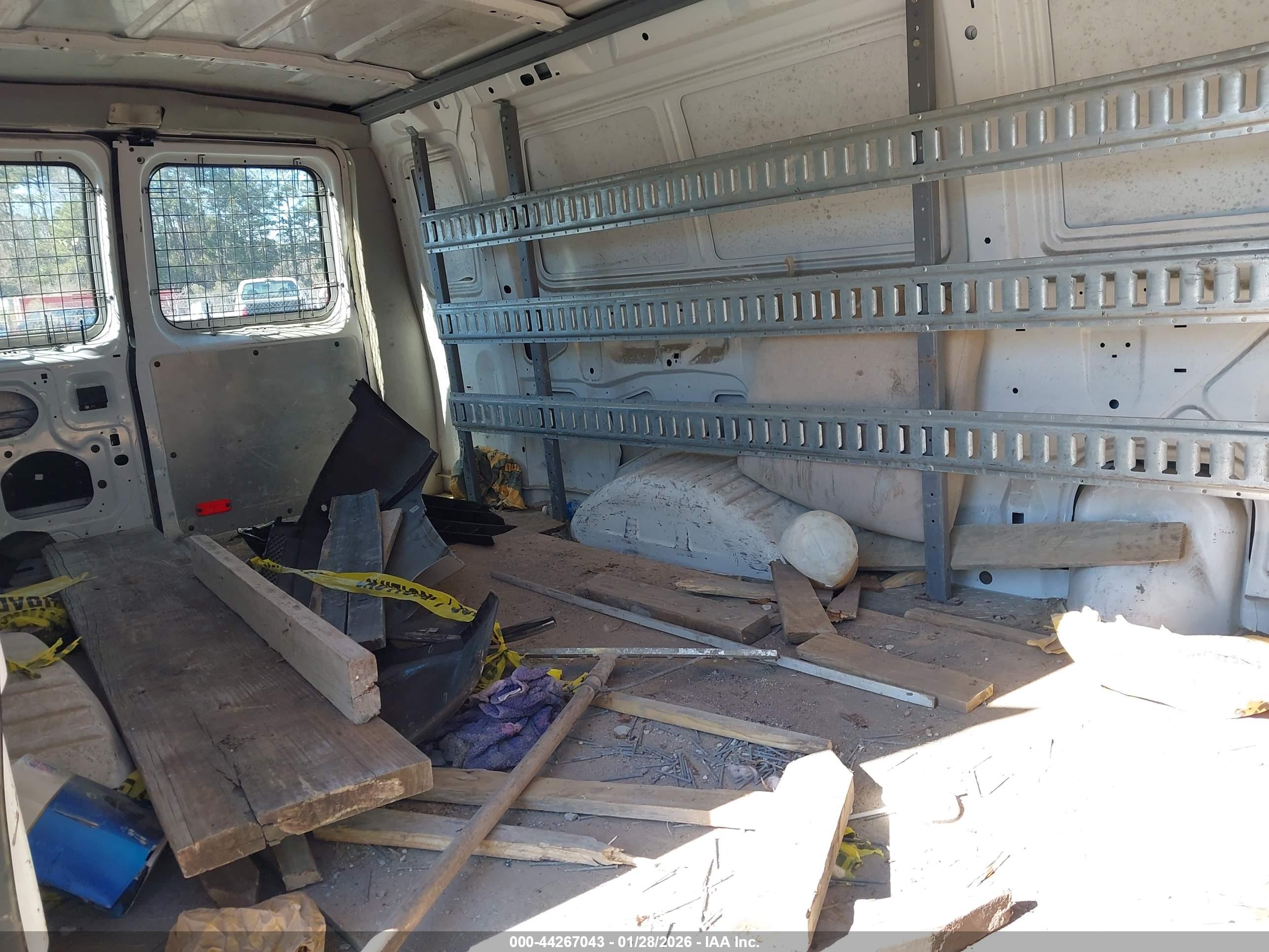 FORD E-350 image 8