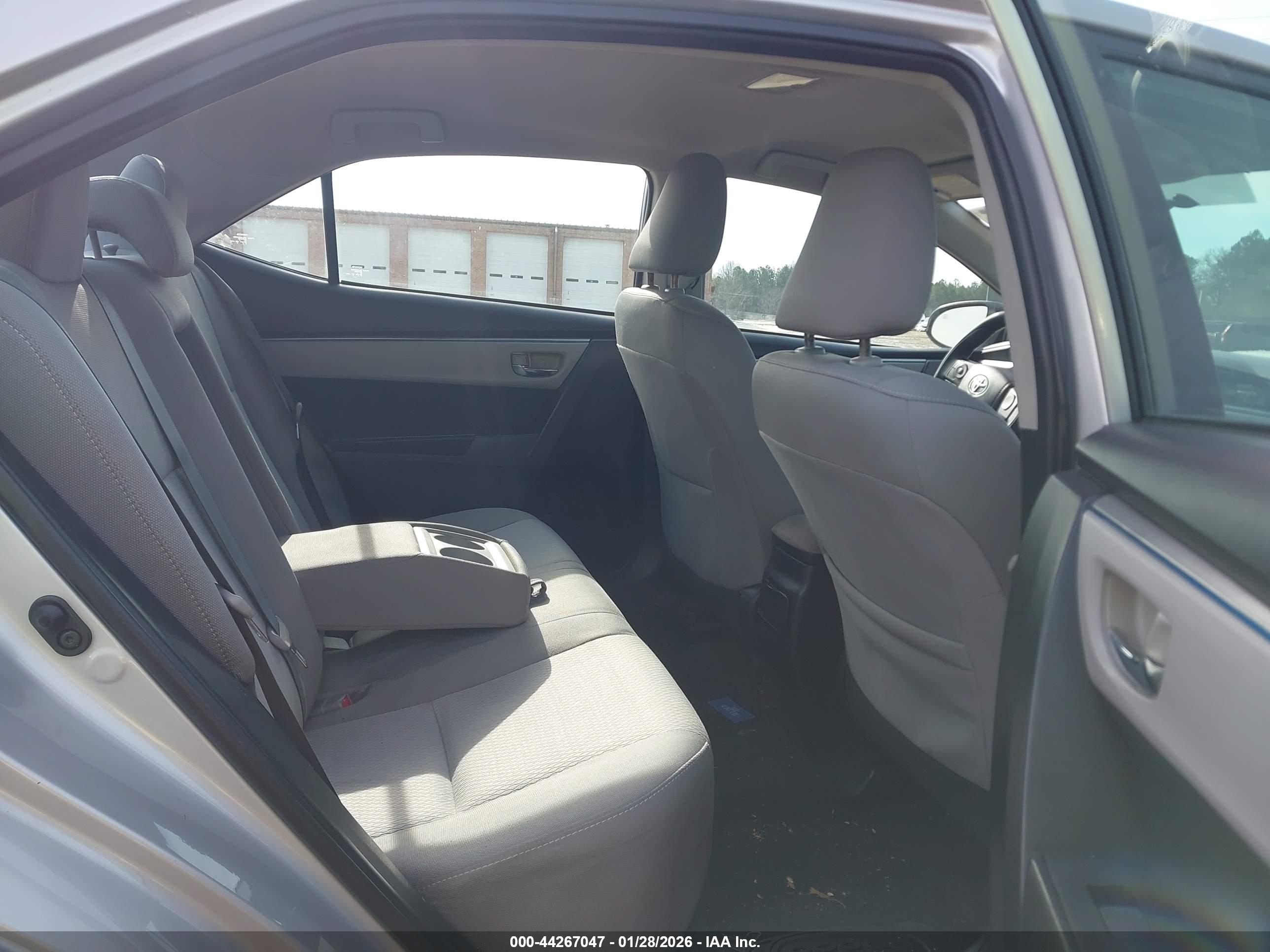 TOYOTA COROLLA image 8