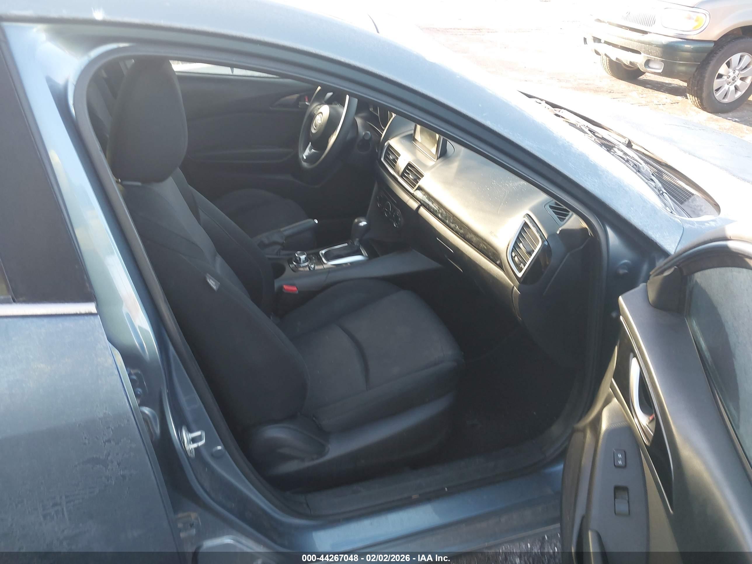 MAZDA MAZDA3 image 5