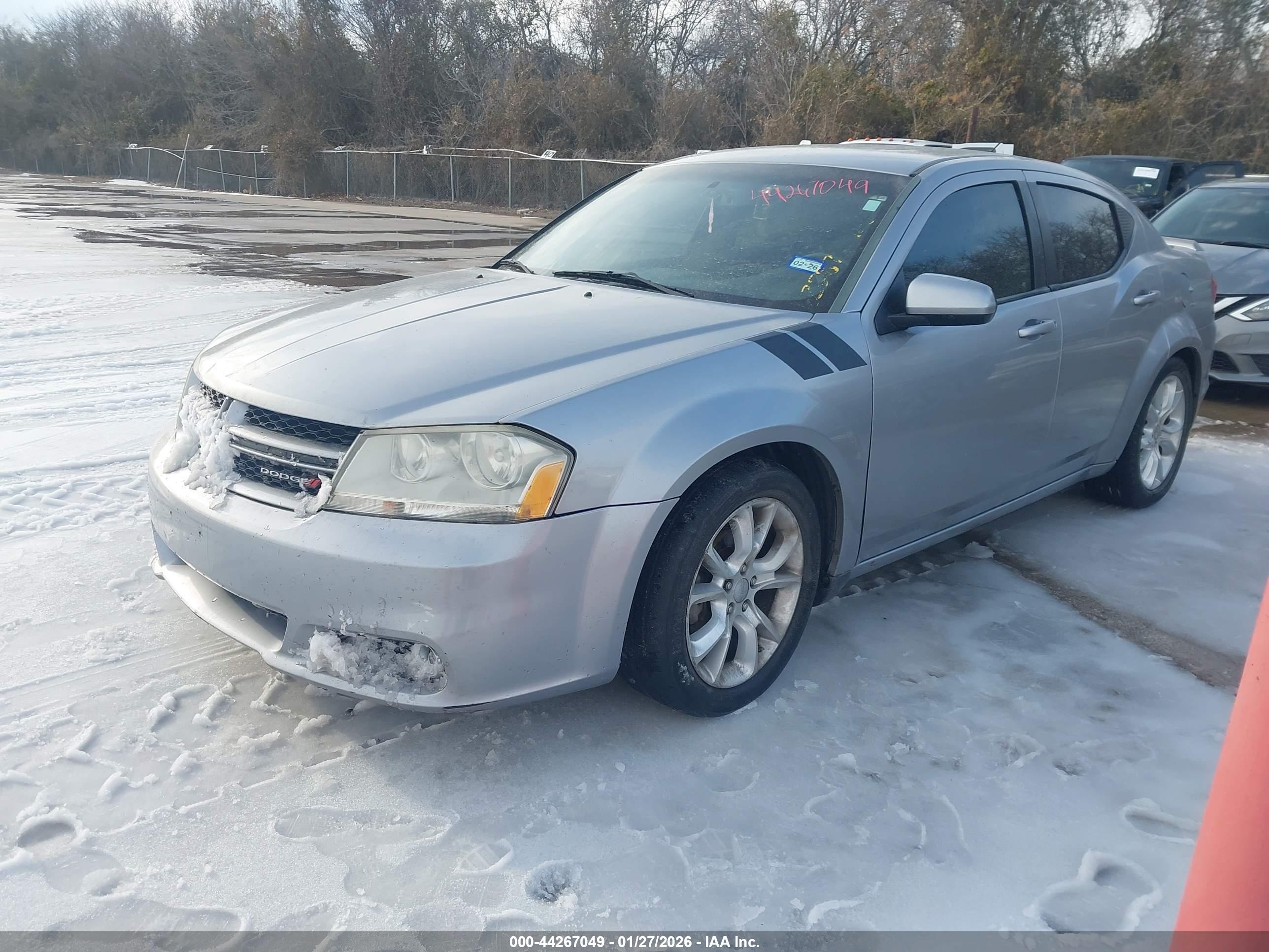 DODGE AVENGER image 2