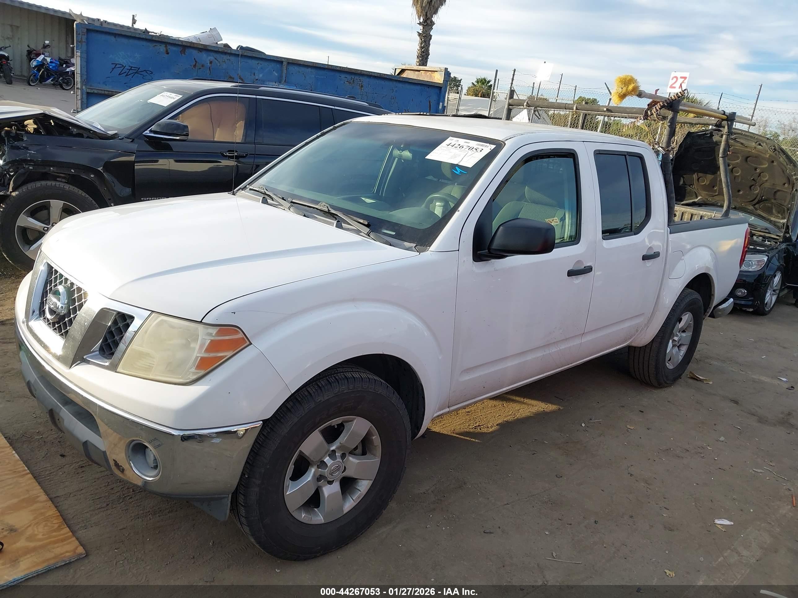 NISSAN FRONTIER image 2