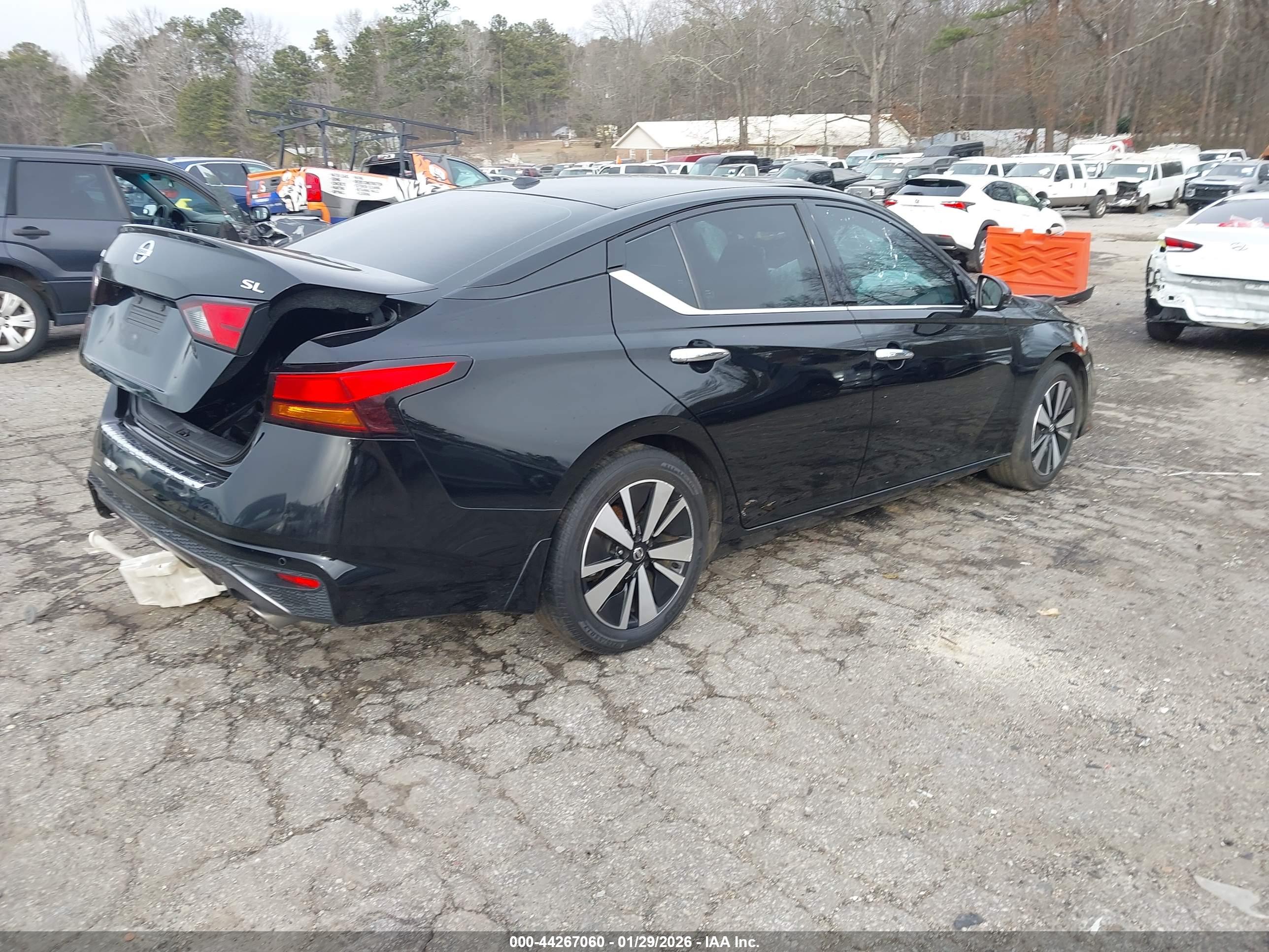 NISSAN ALTIMA image 4