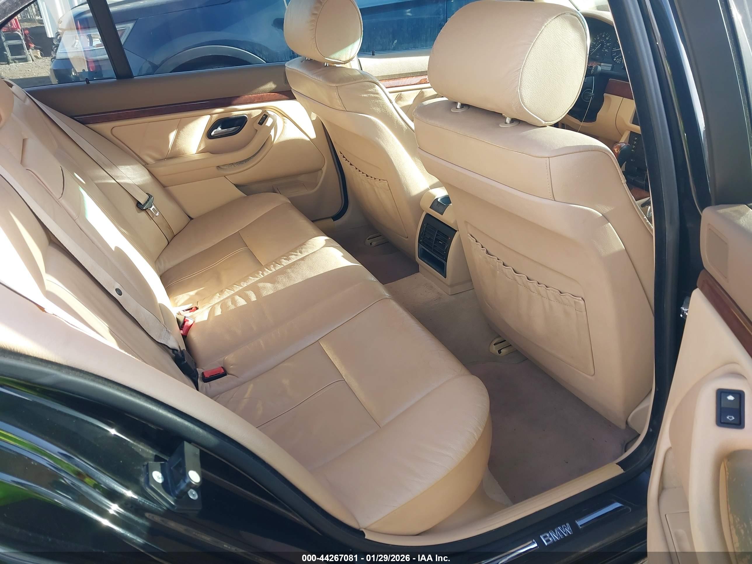 BMW 530IA image 8