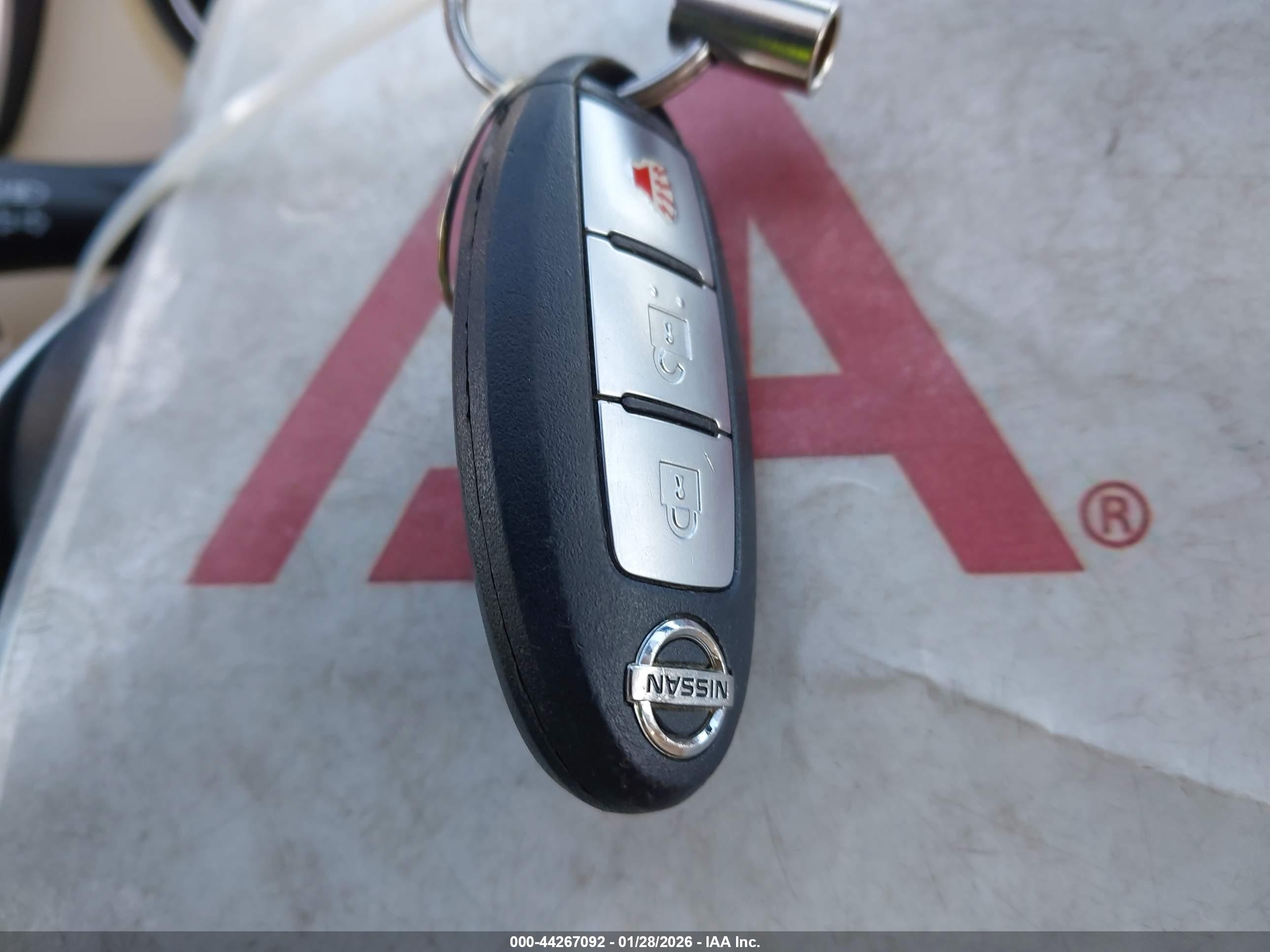 NISSAN ROGUE image 11
