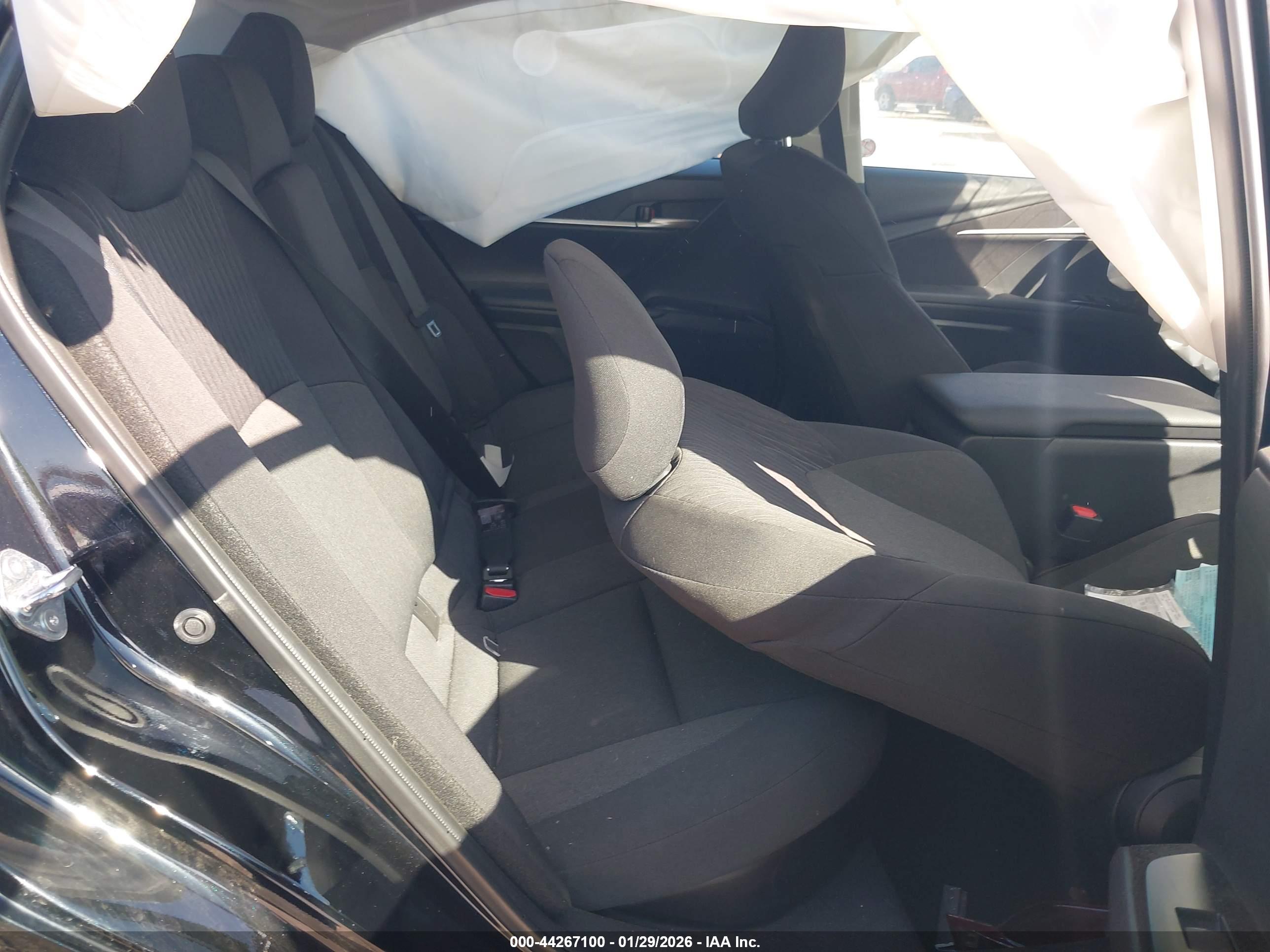 TOYOTA CAMRY image 8