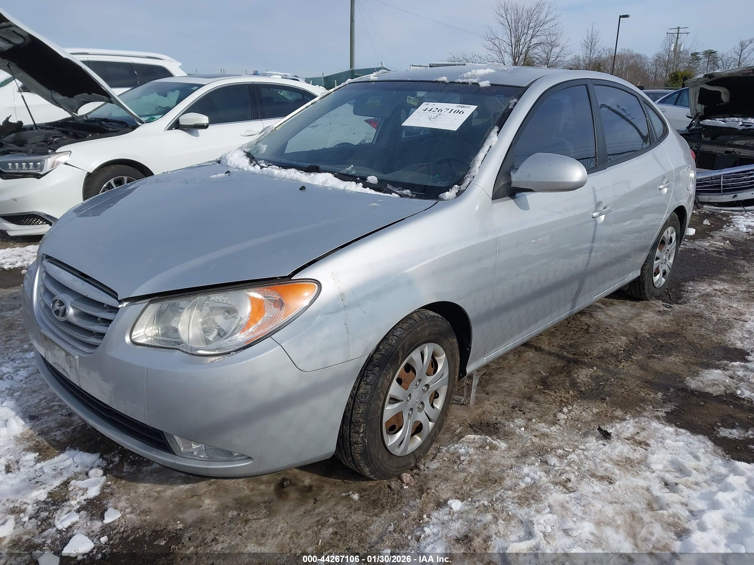 HYUNDAI ELANTRA image 2