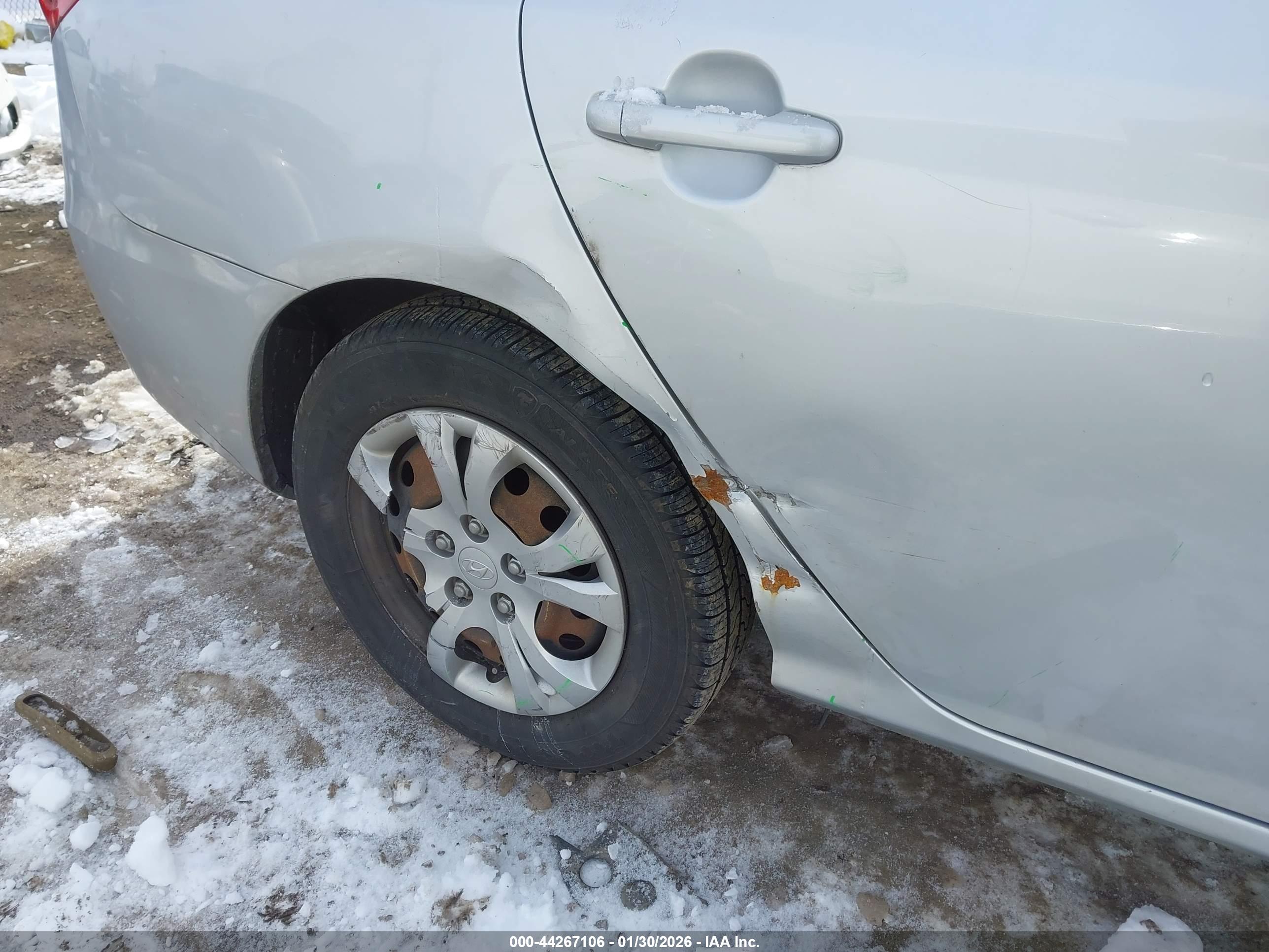 HYUNDAI ELANTRA image 6