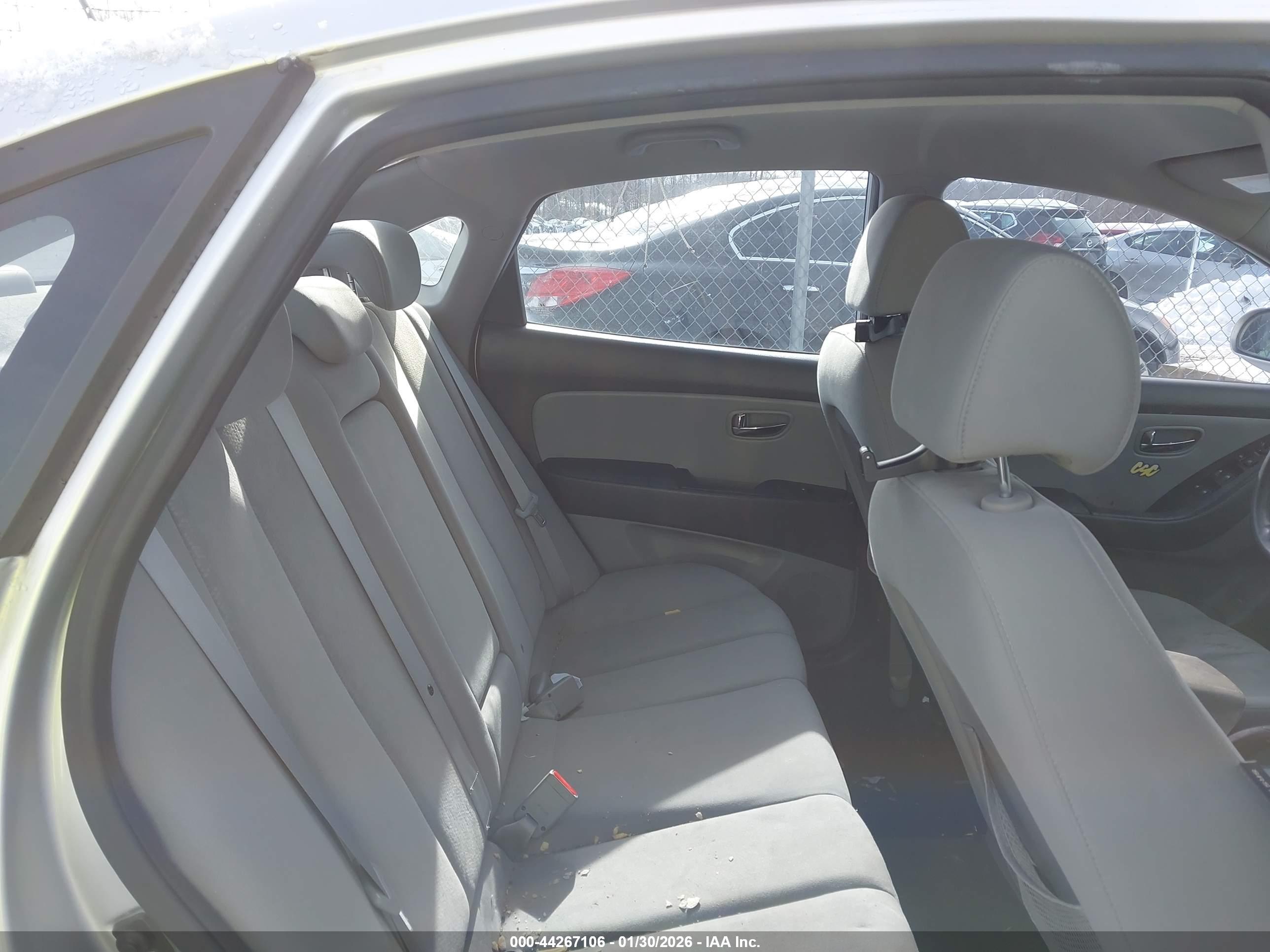 HYUNDAI ELANTRA image 8