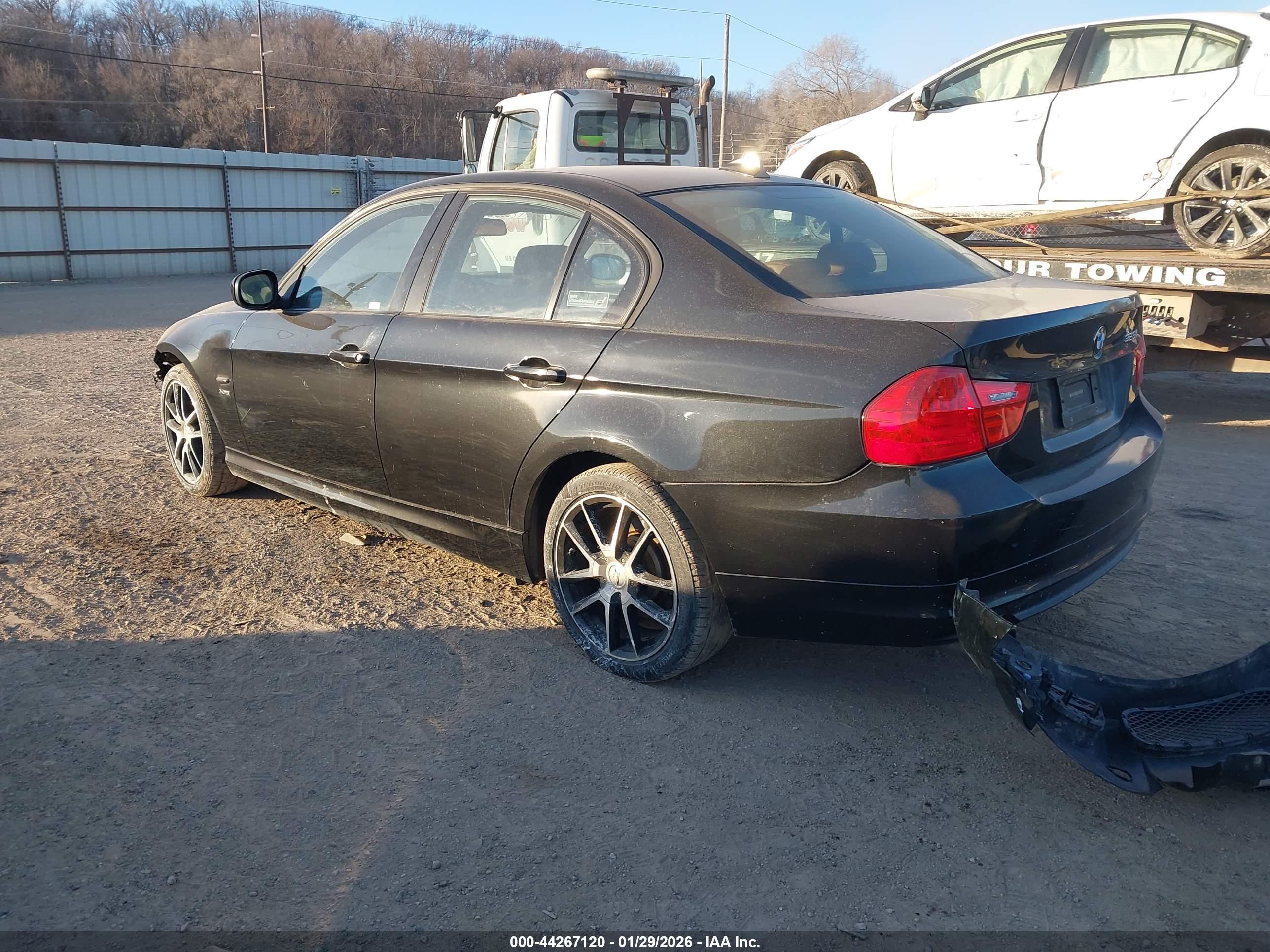 BMW 328I image 3