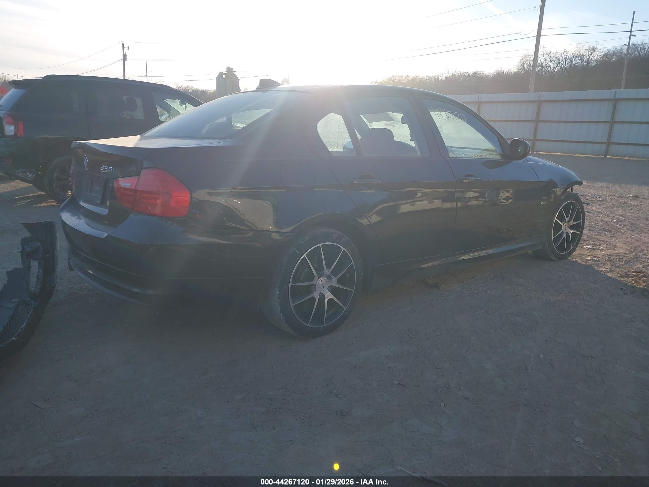 BMW 328I image 4