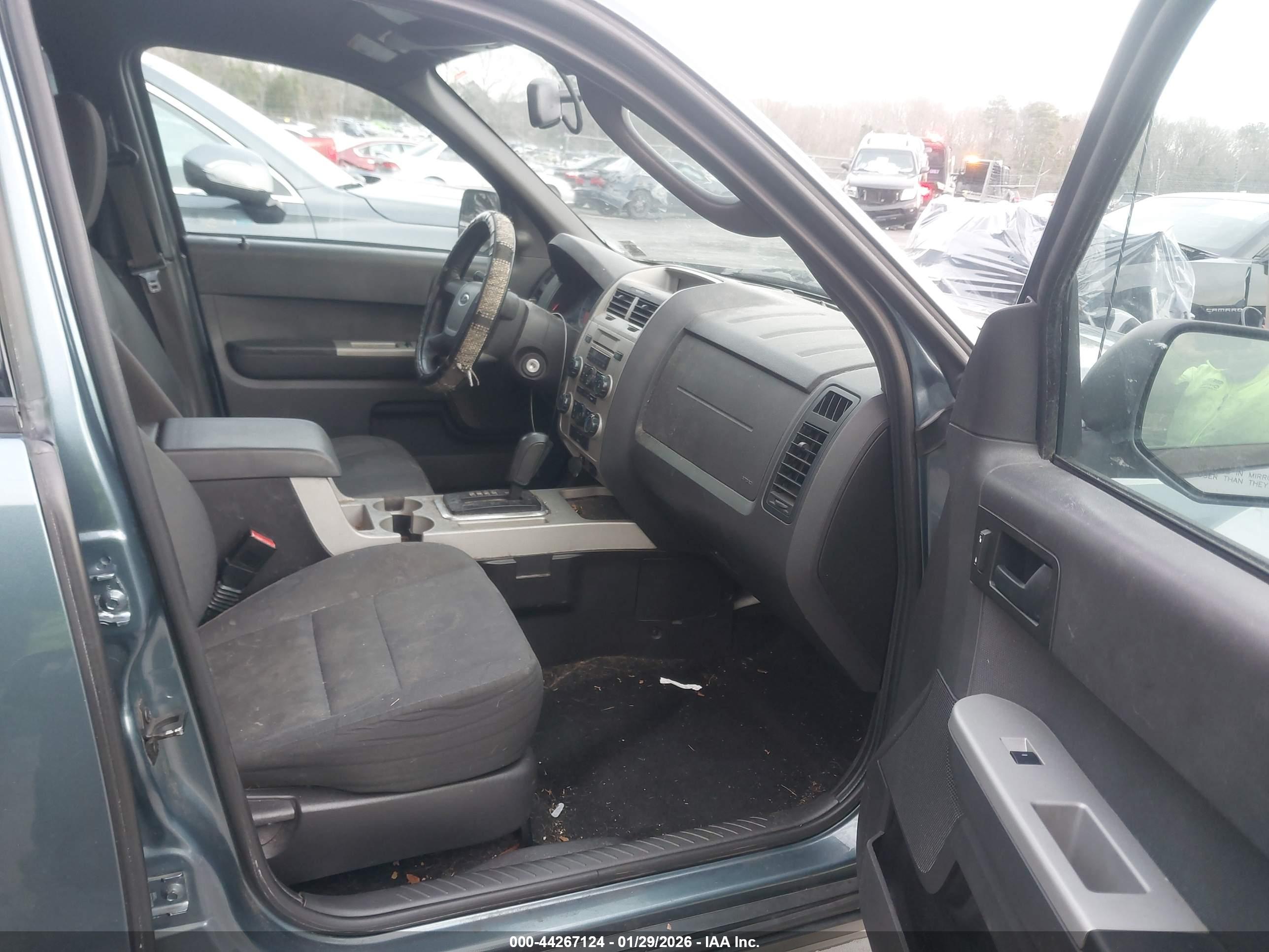 FORD ESCAPE image 5