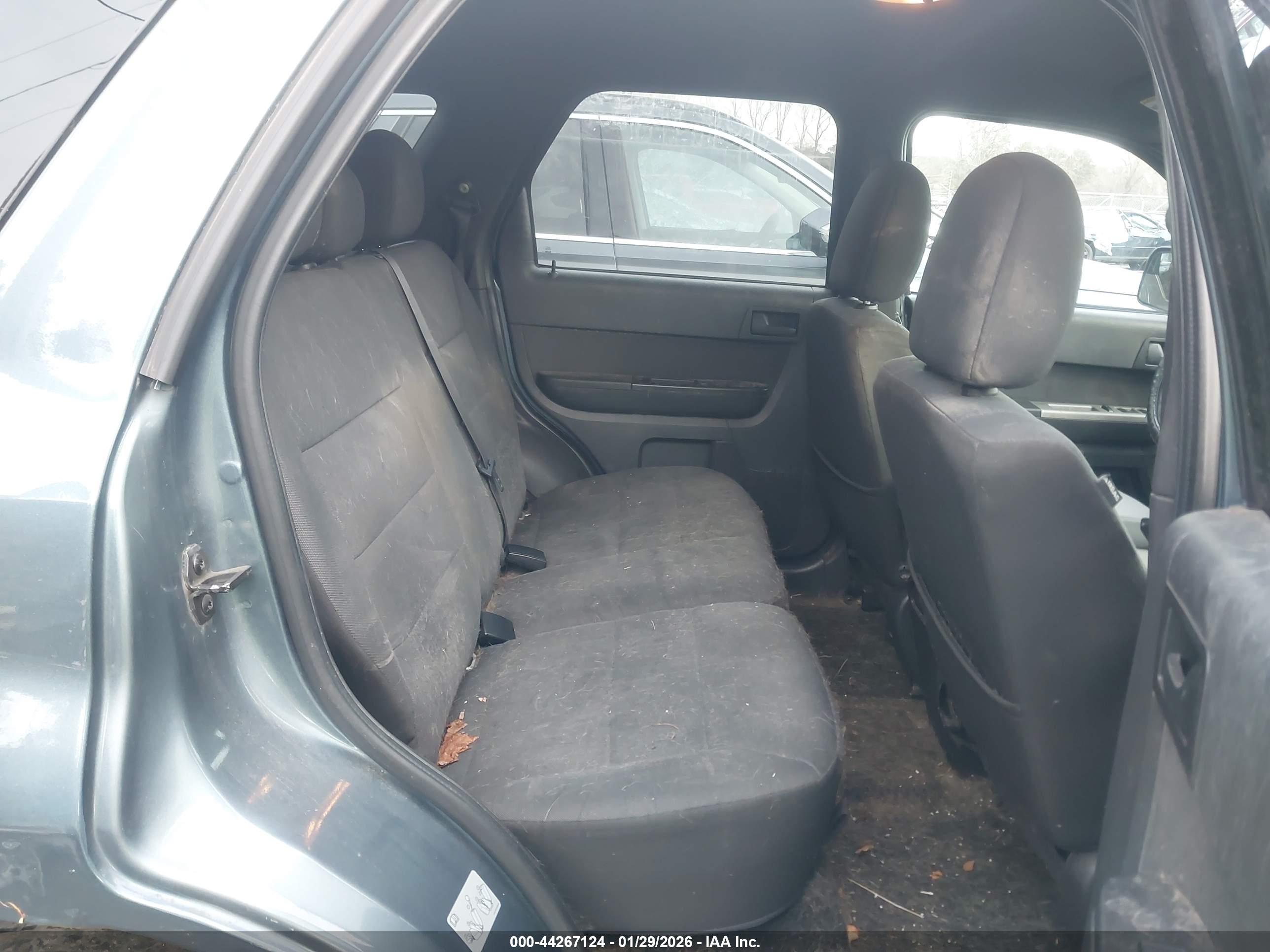 FORD ESCAPE image 8
