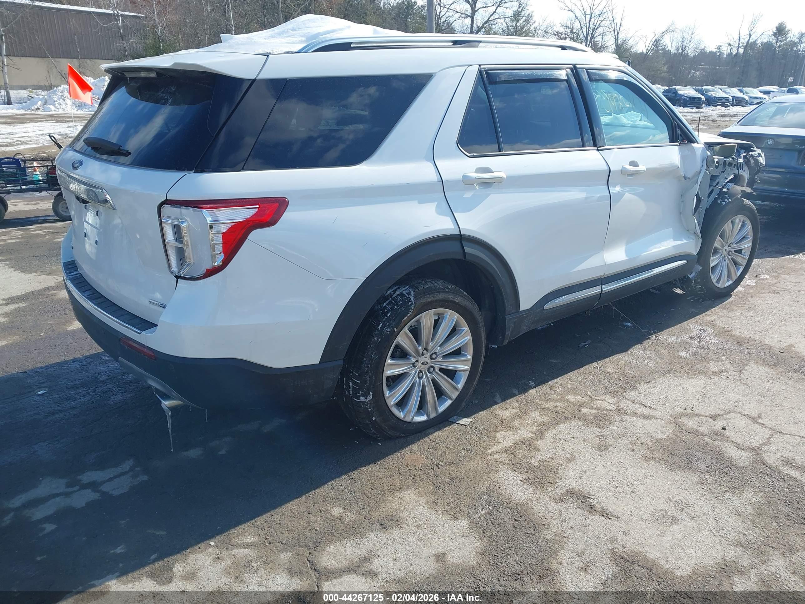 FORD EXPLORER image 4