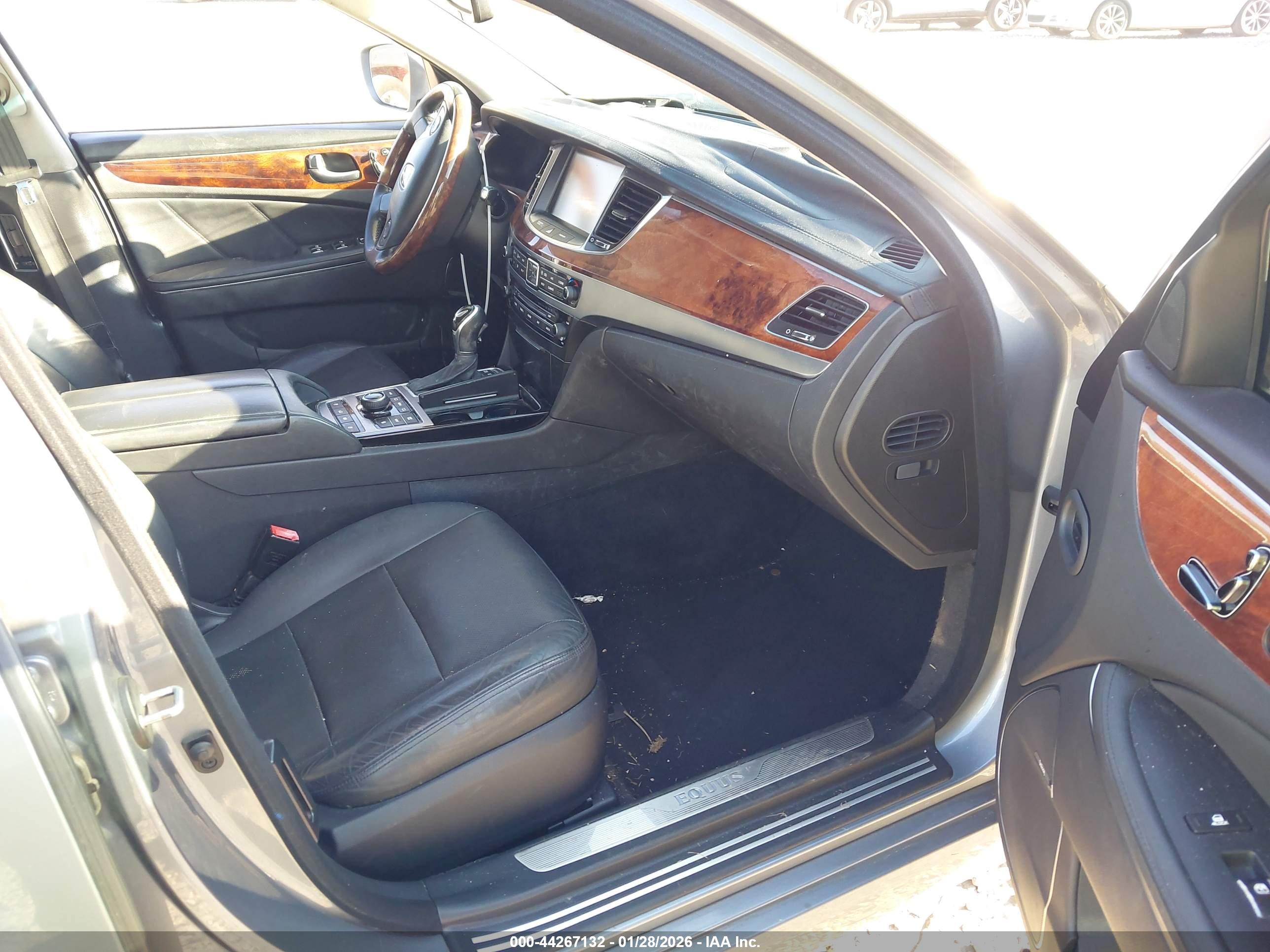 HYUNDAI EQUUS image 5