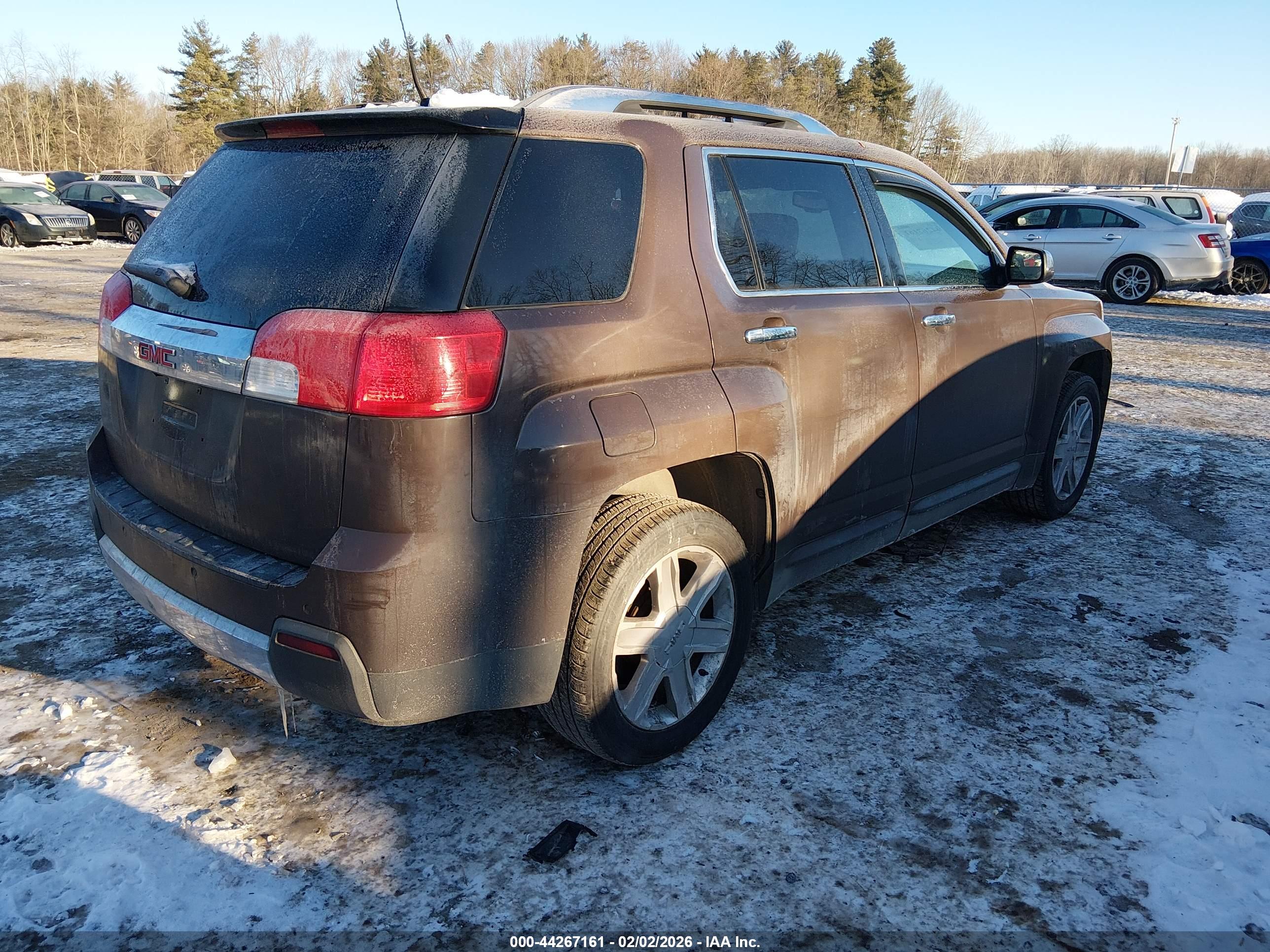 GMC TERRAIN image 4
