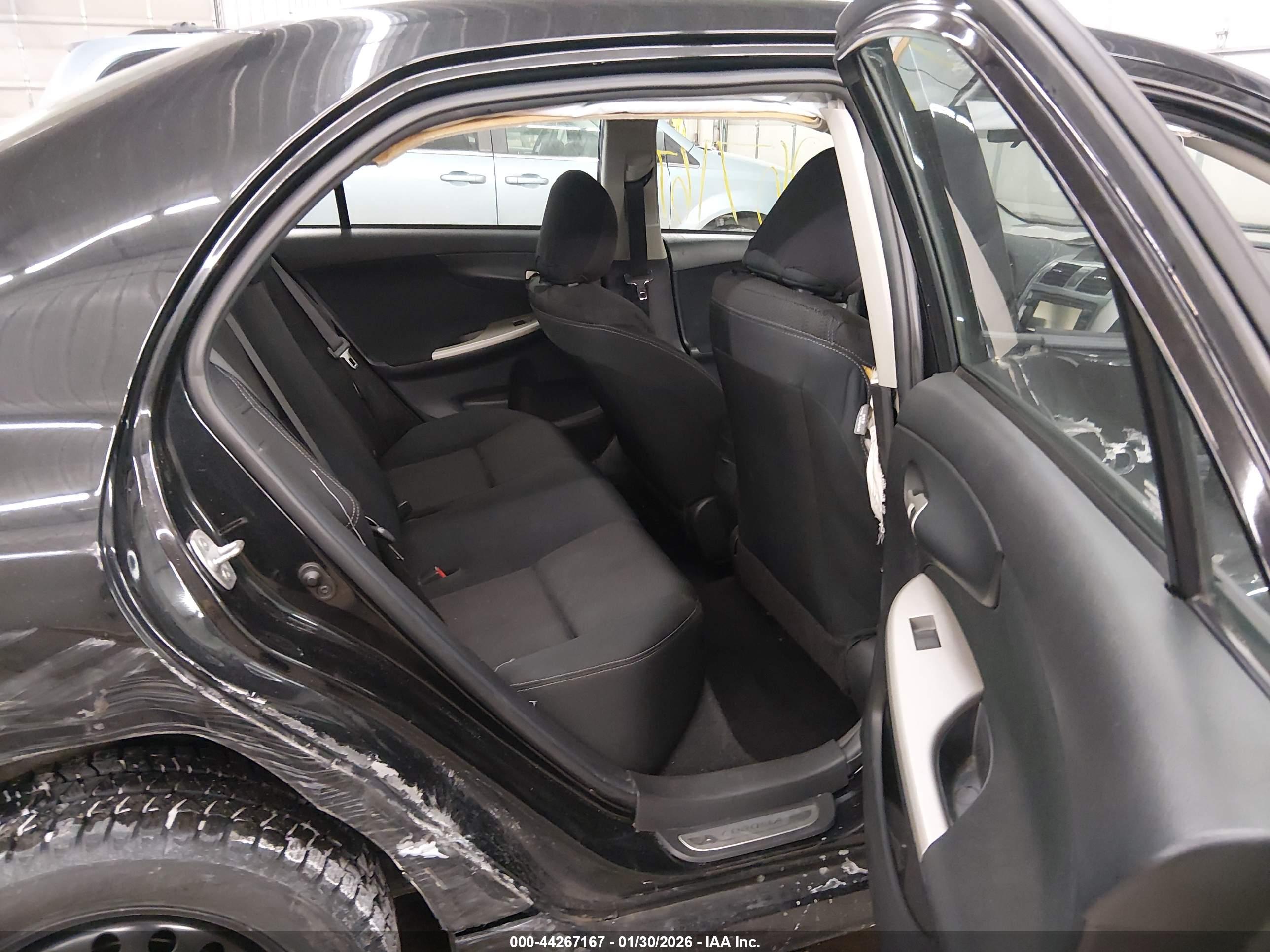 TOYOTA COROLLA image 8