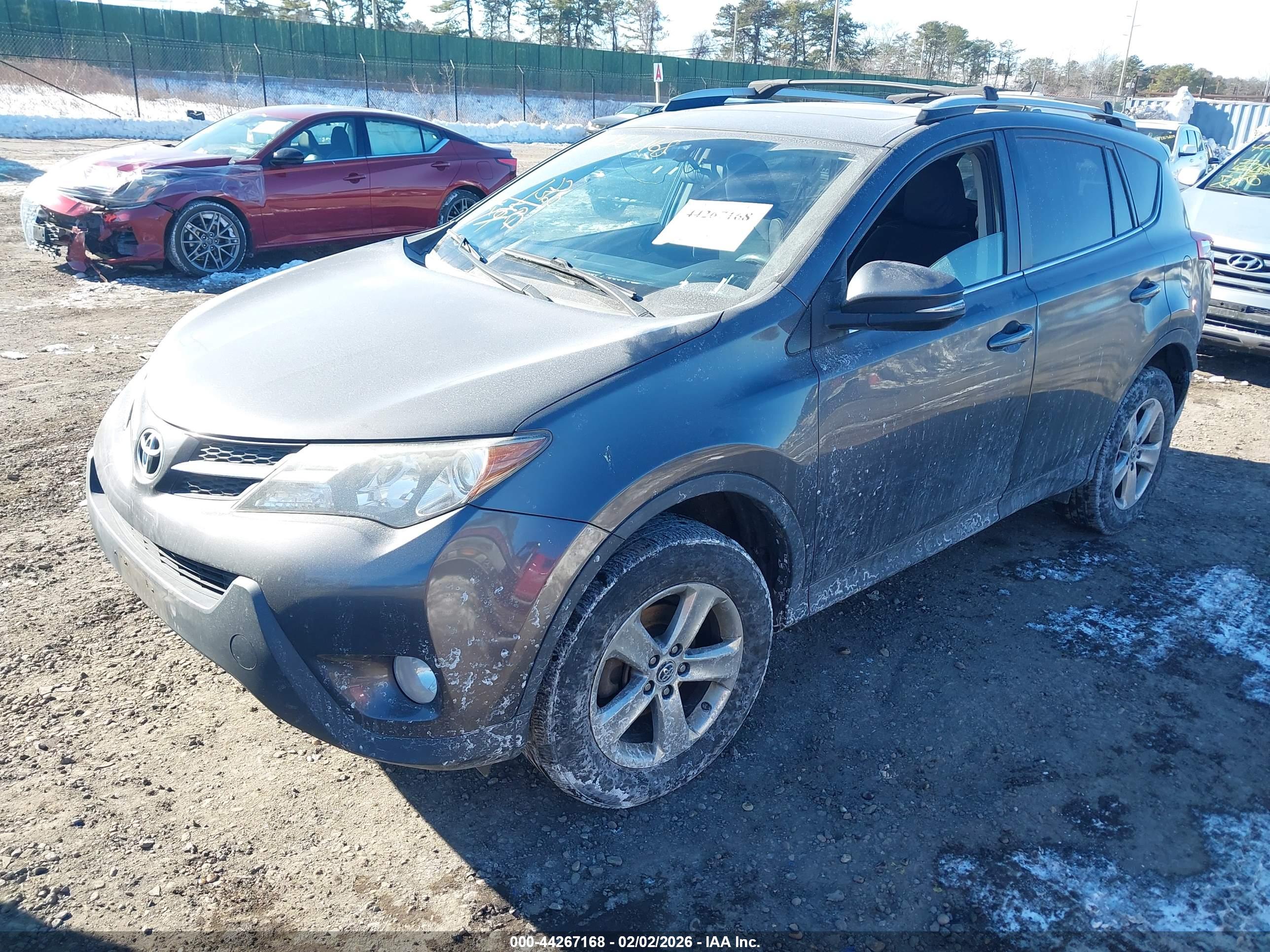 TOYOTA RAV4 image 2