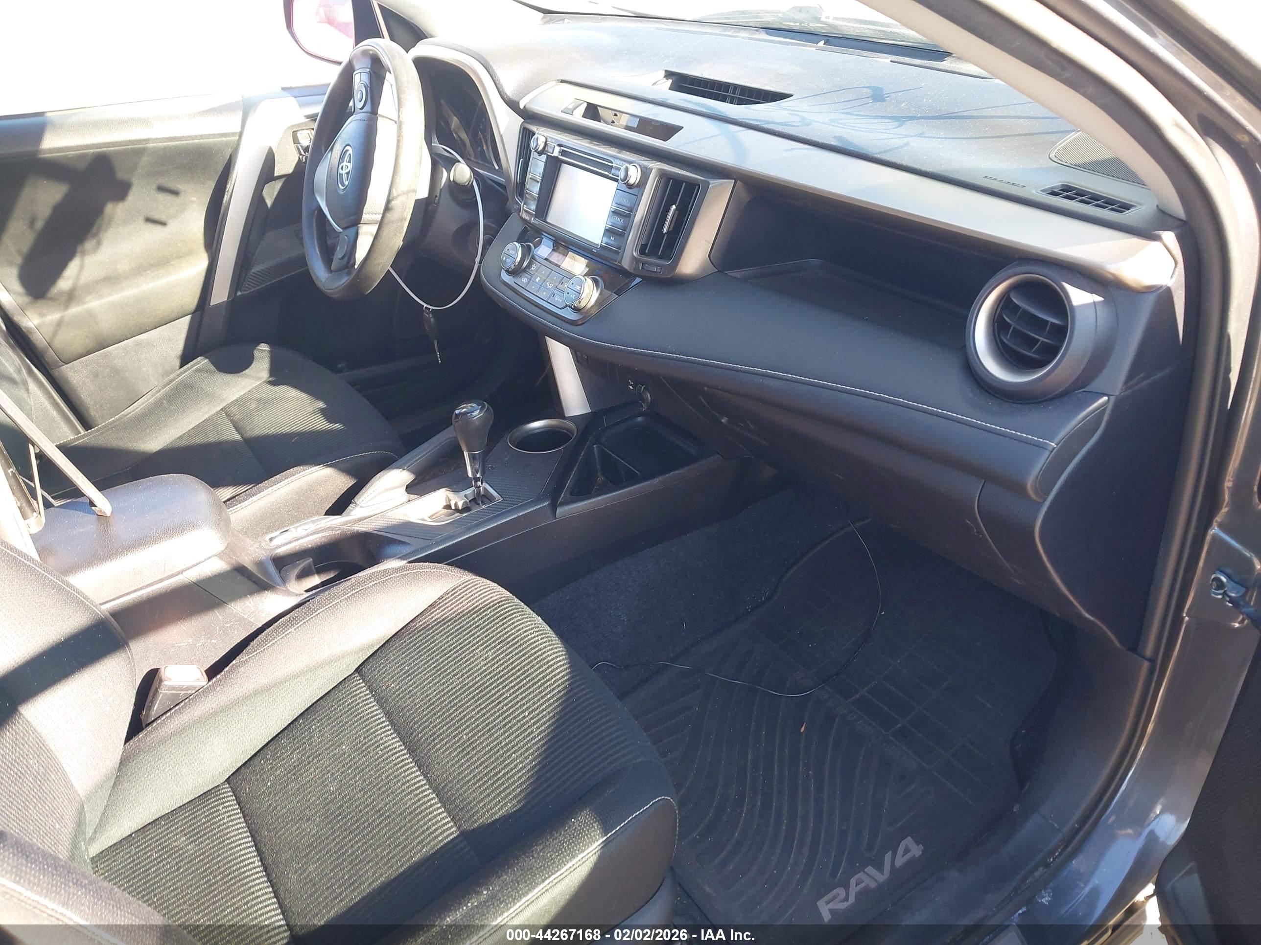 TOYOTA RAV4 image 5