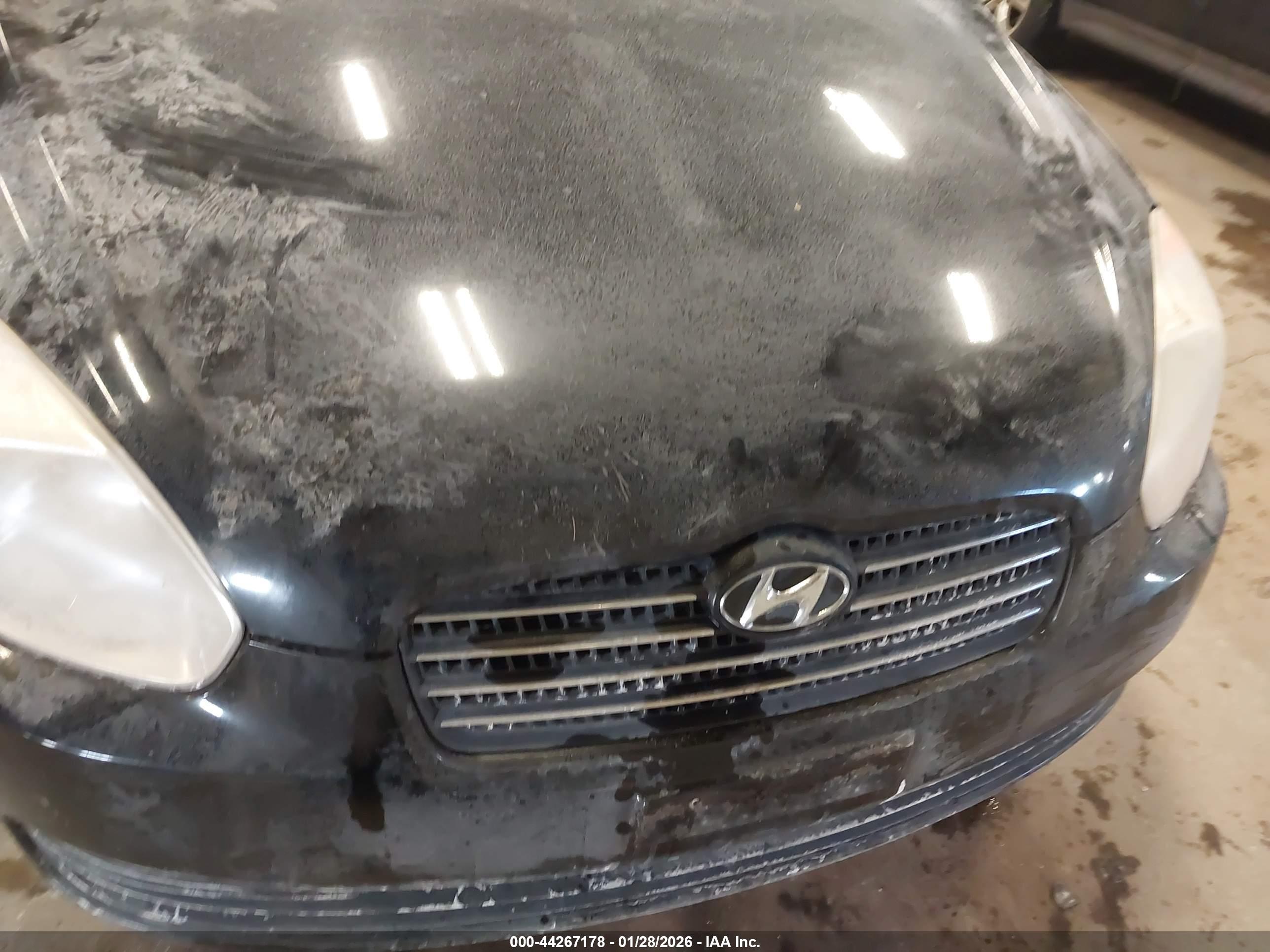 HYUNDAI ACCENT image 6