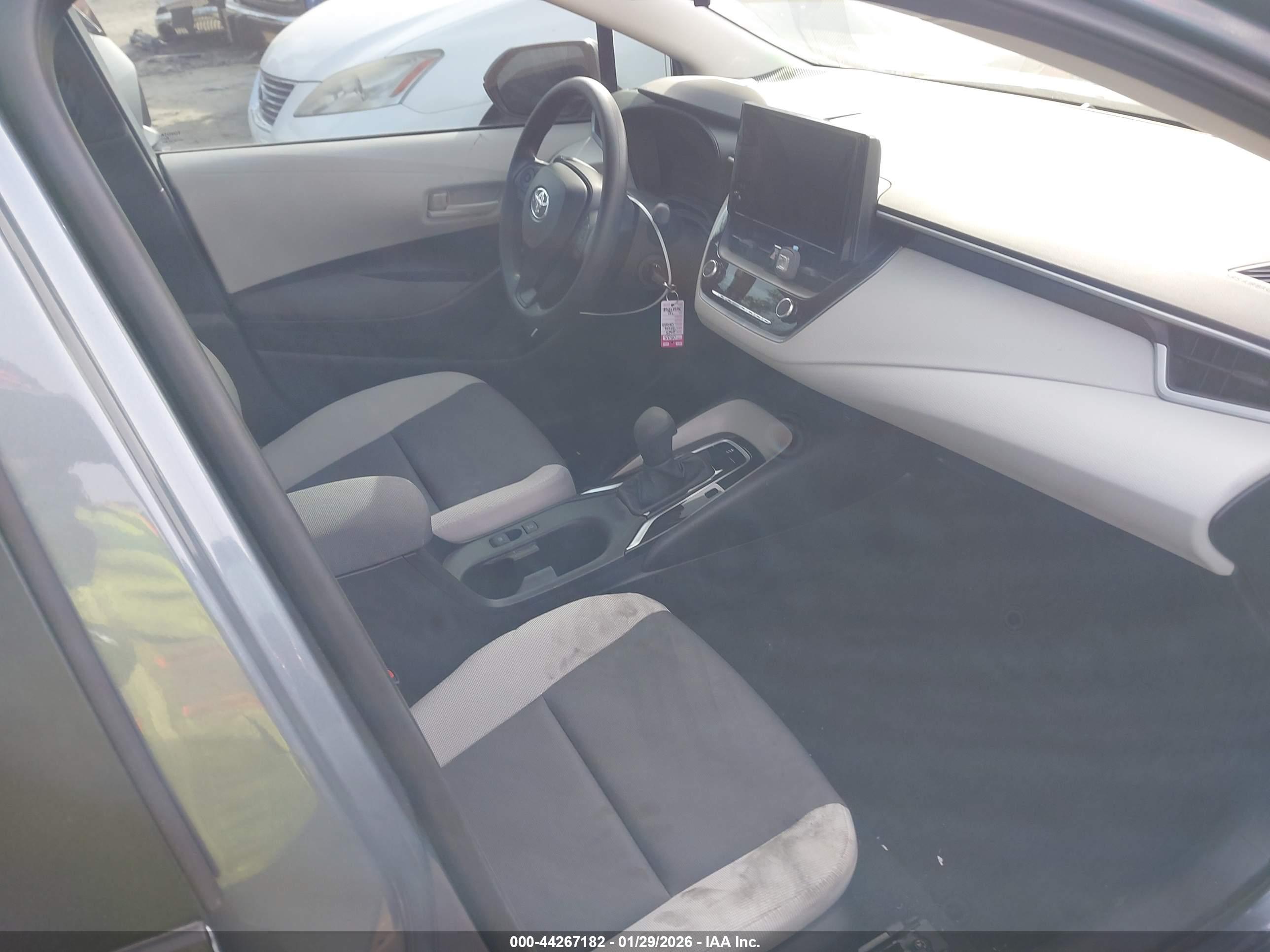 TOYOTA COROLLA image 5
