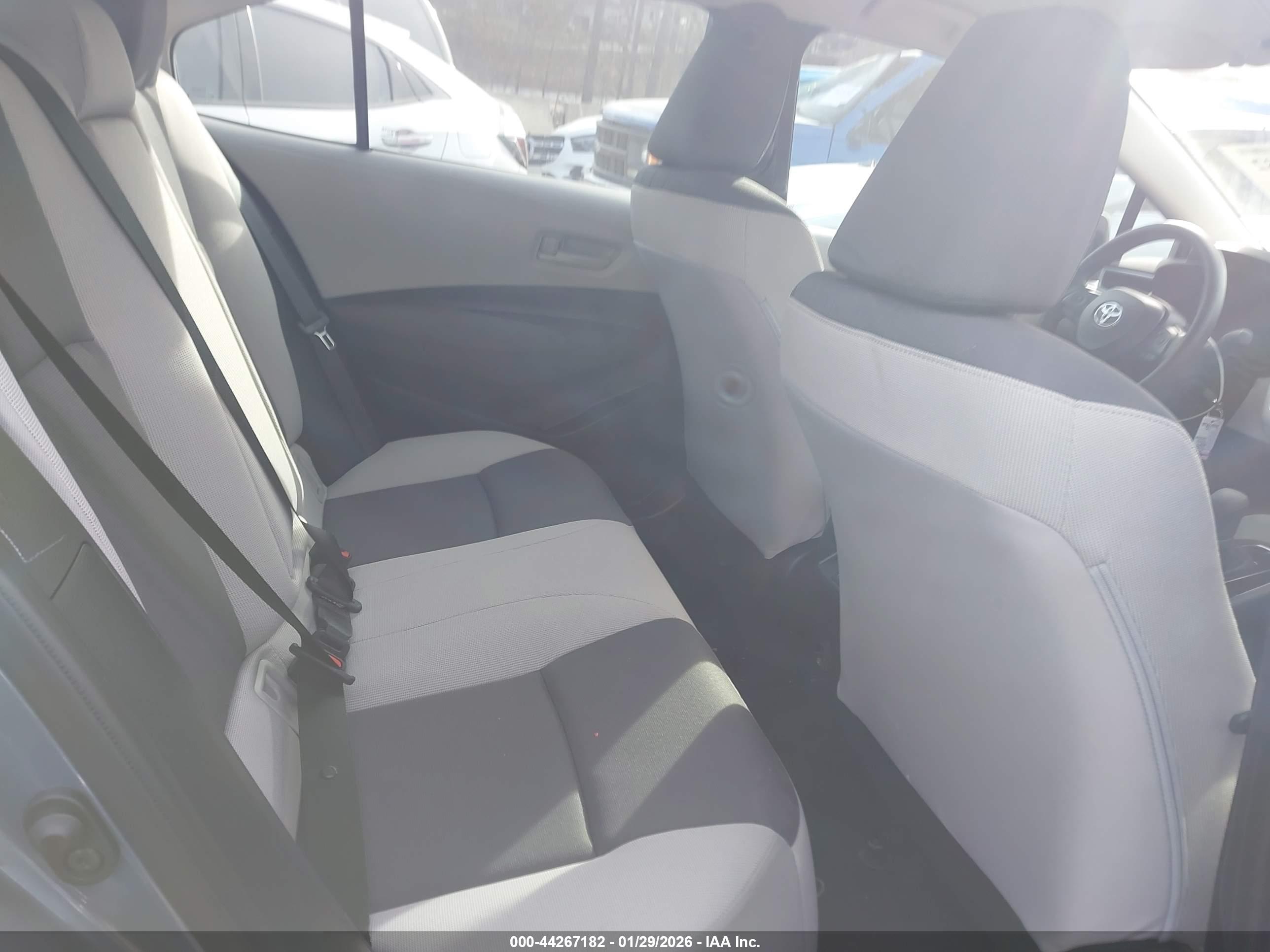 TOYOTA COROLLA image 8