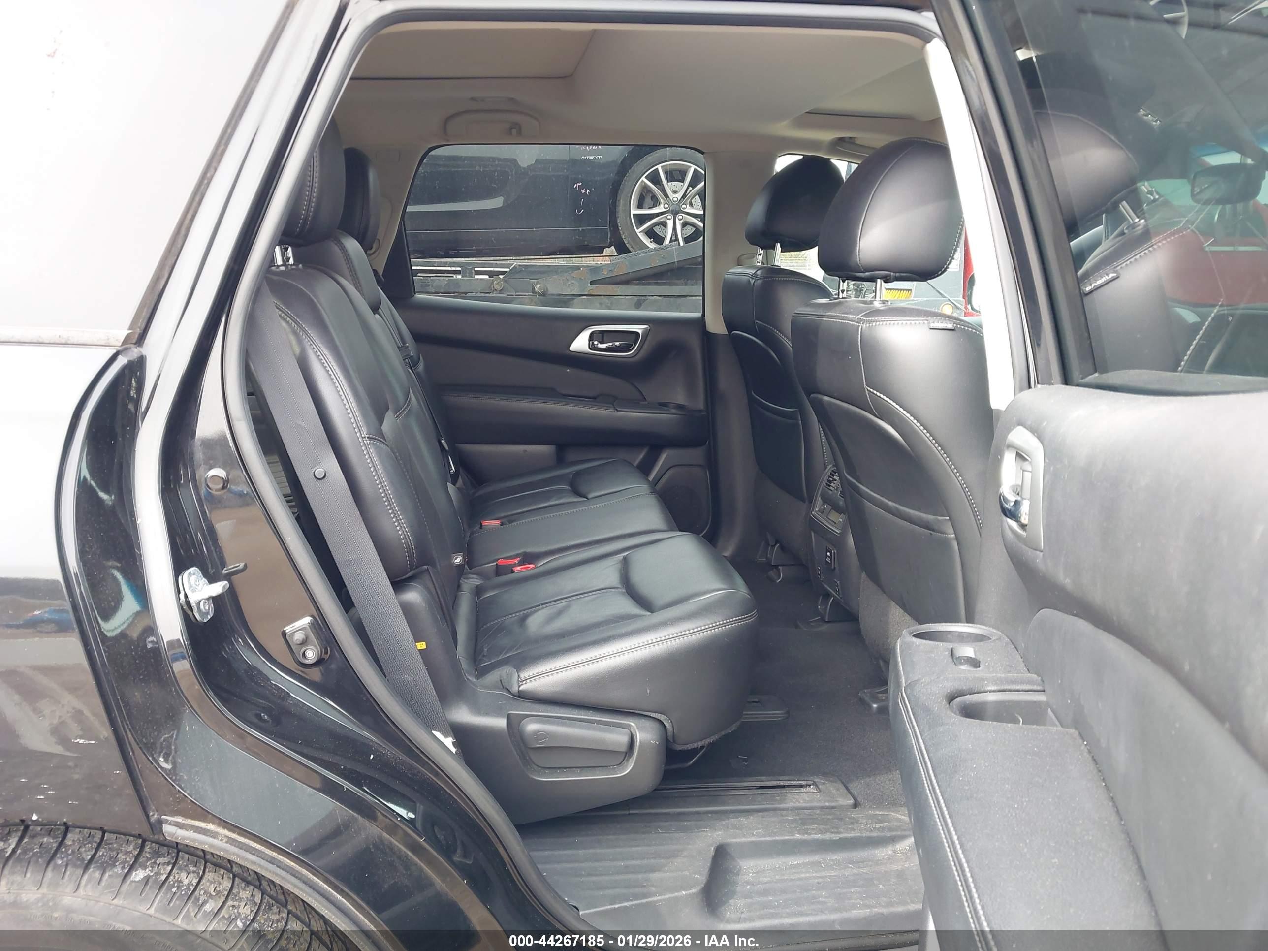 NISSAN PATHFINDER image 8