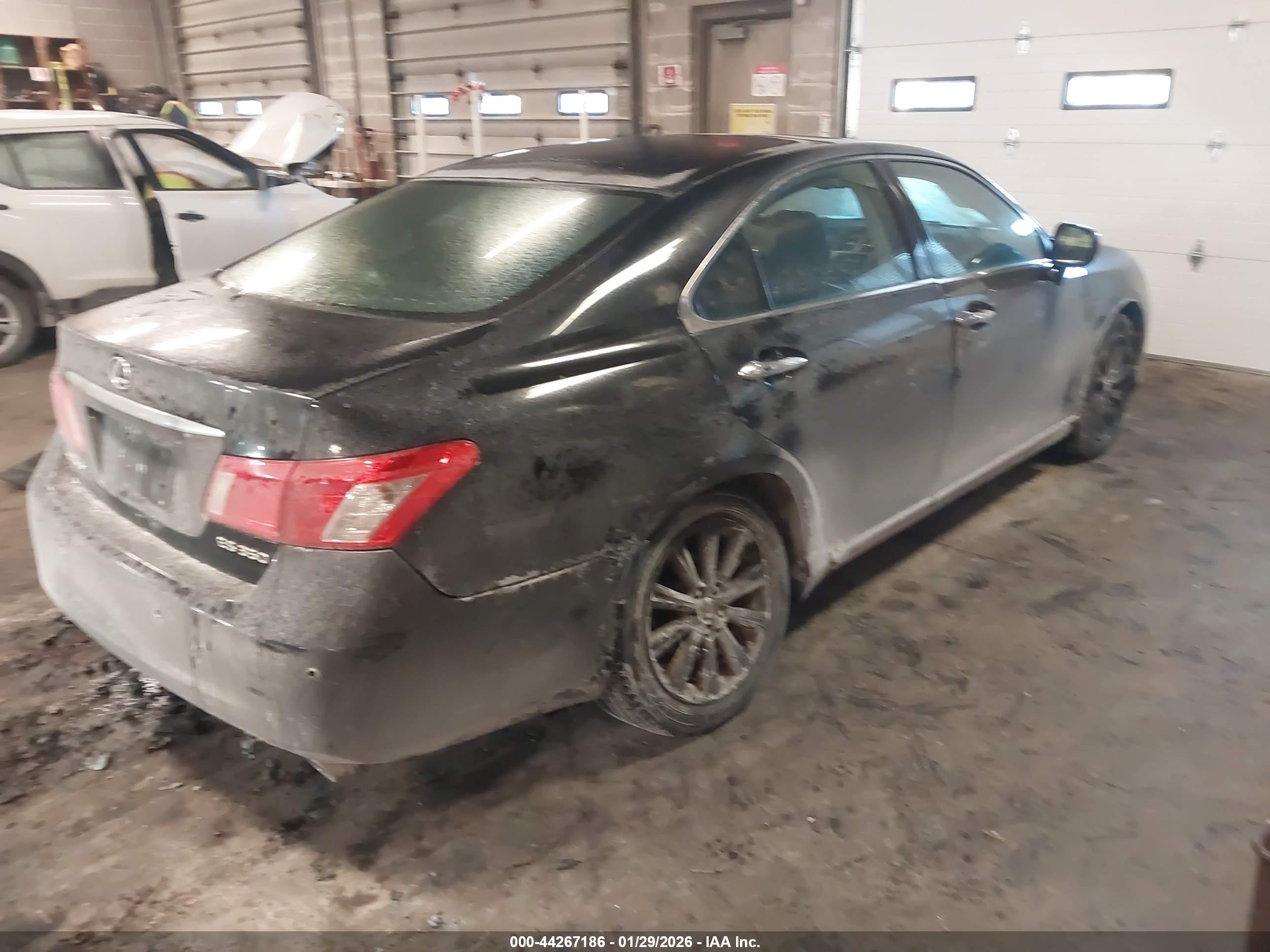 LEXUS ES image 4