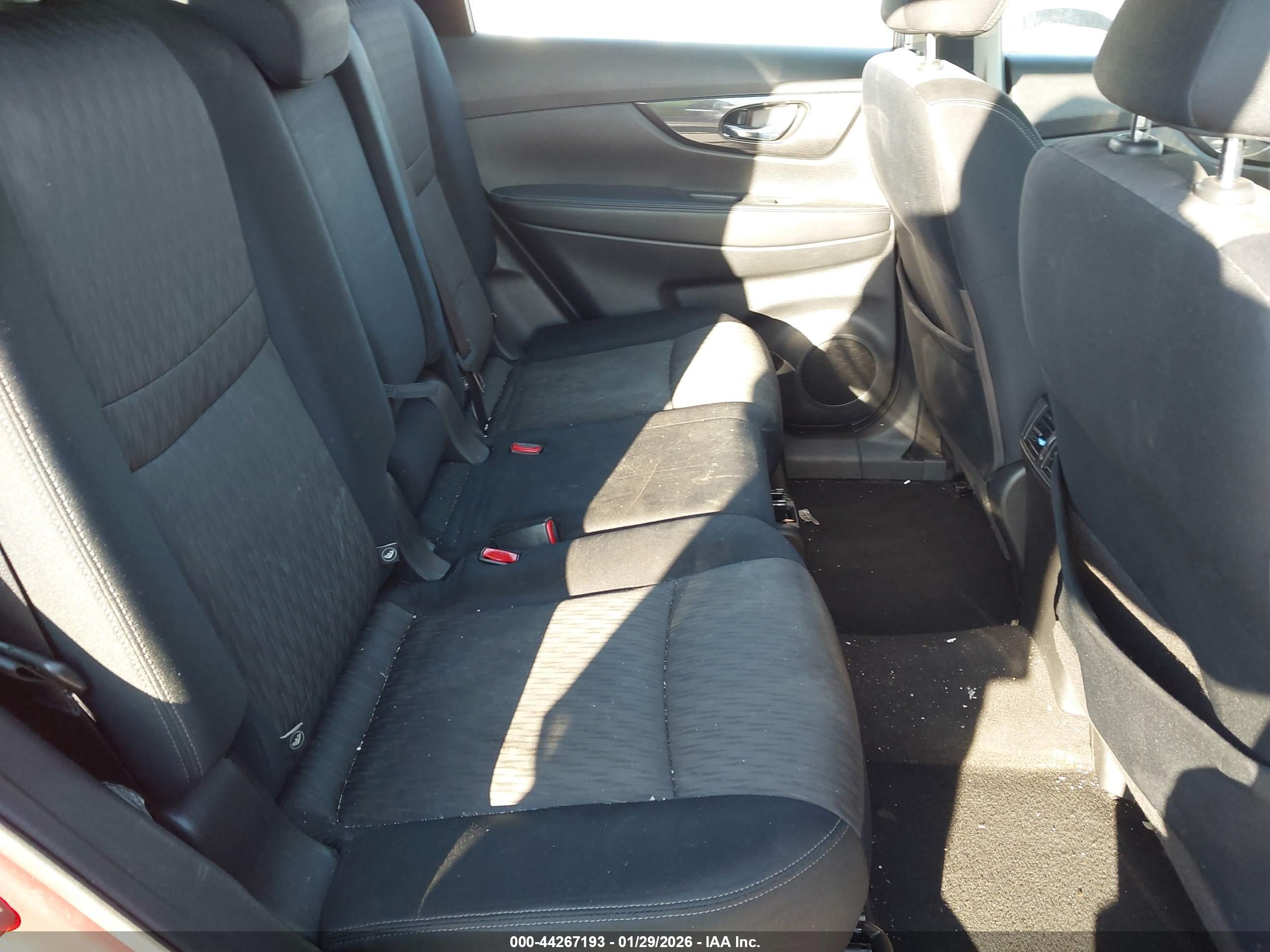 NISSAN ROGUE image 8