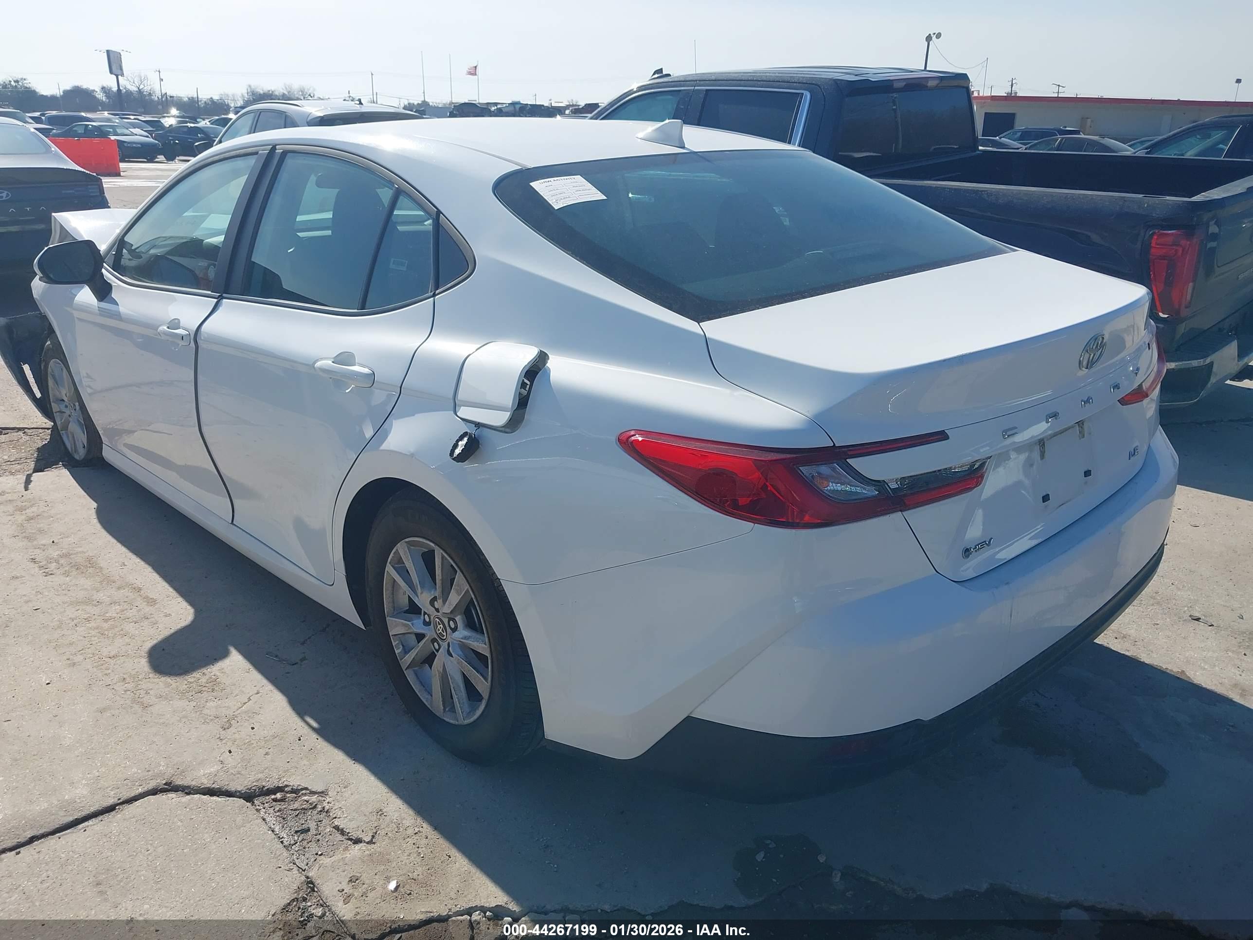TOYOTA CAMRY image 3