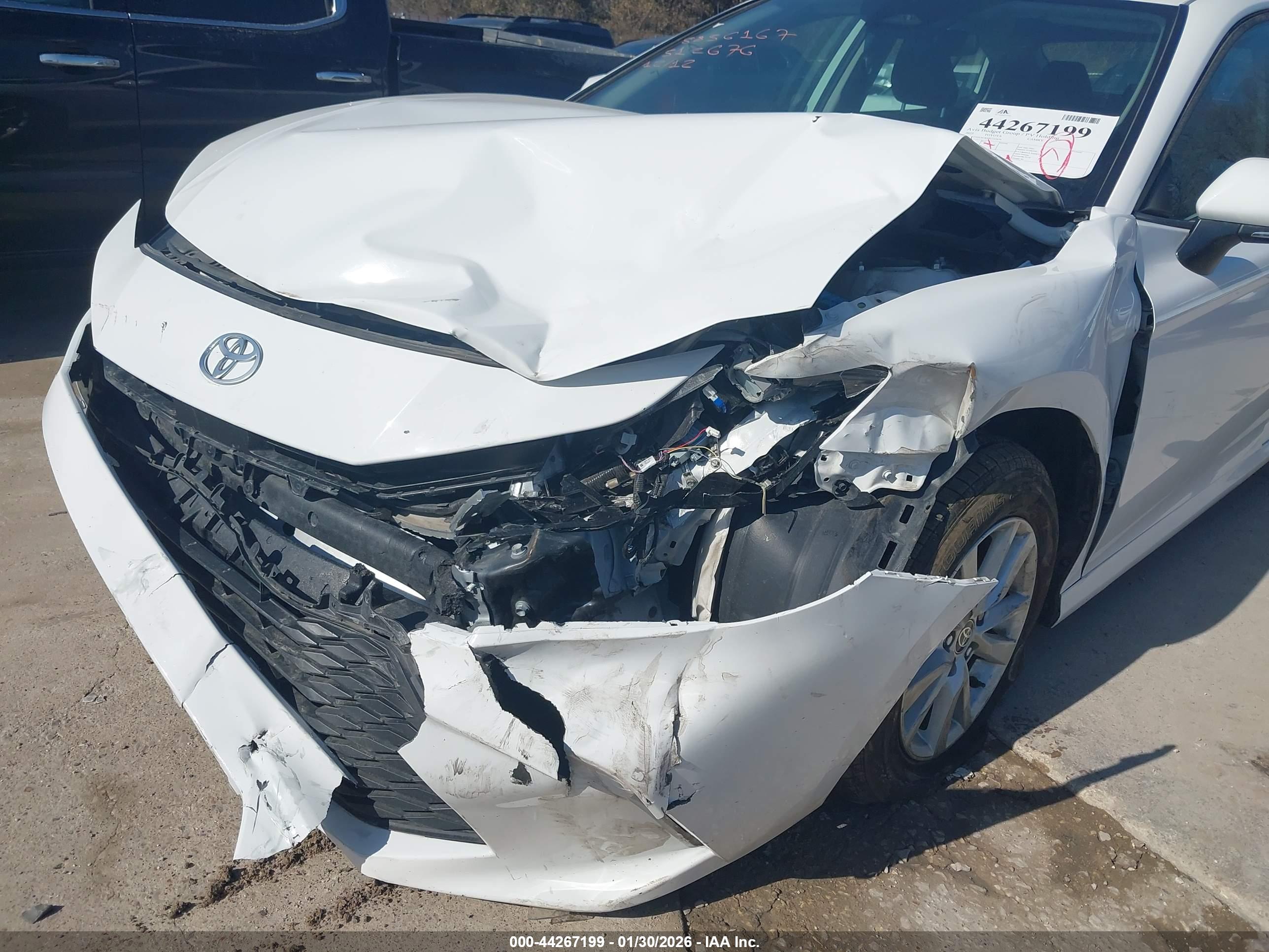 TOYOTA CAMRY image 6